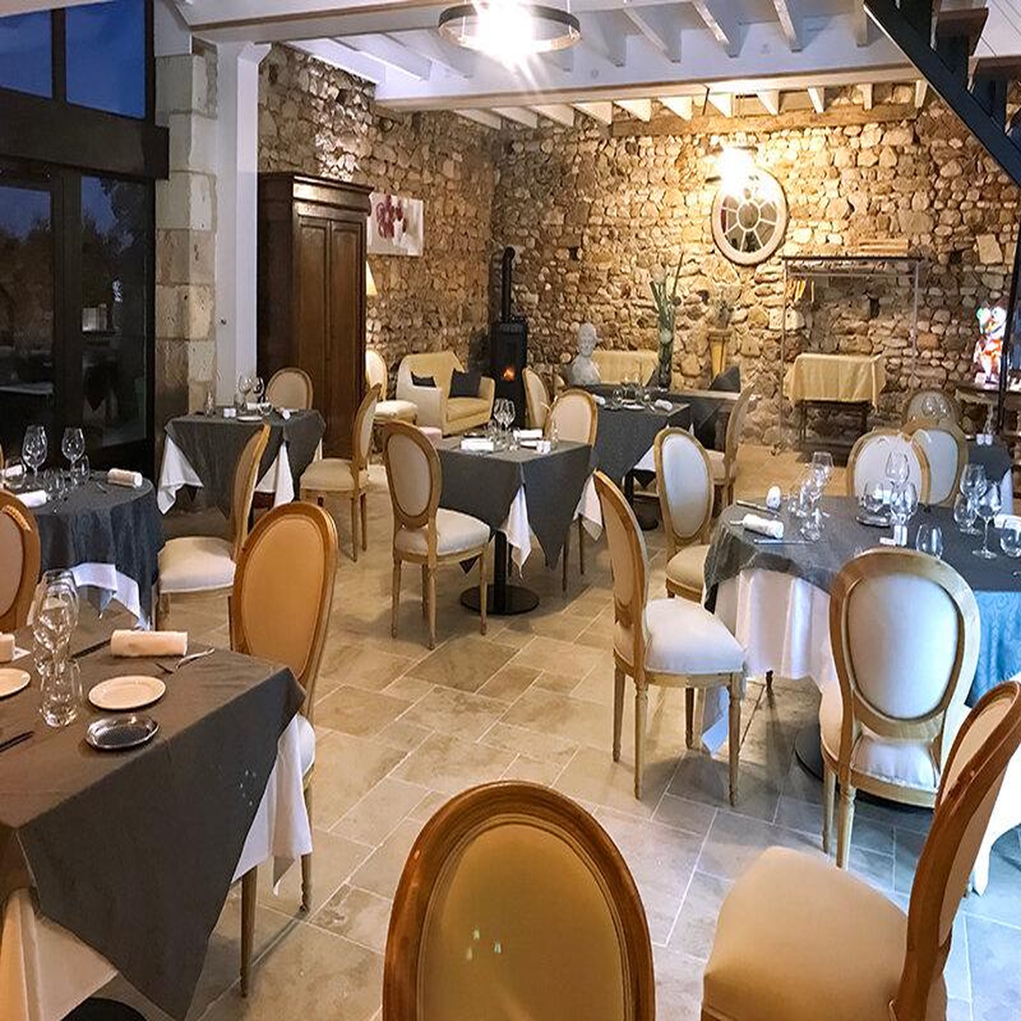 Voir la diapositive 3 : Smartbox Séjour de charme en hôtel 4* près de poitiers avec dîner aux saveurs du terroir - coffret cadeau séjour