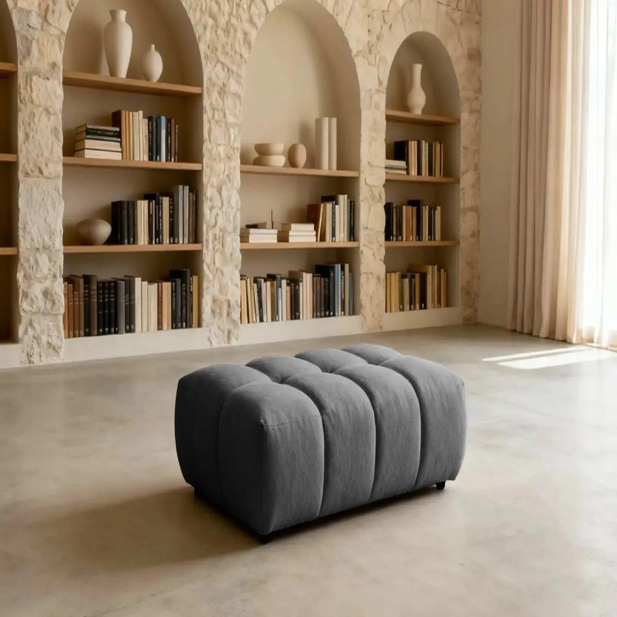 Voir la diapositive 2 : CASANOVA PARIS Alexia - pouf tissu bouclette