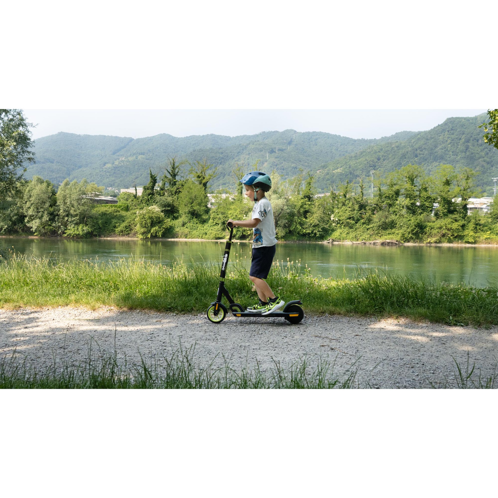 Voir la diapositive 2 : URBANGLIDE Ride flash – trottinette électrique enfant 6 ans+ | 16km/h | lumières led rgb | 6,5 kg