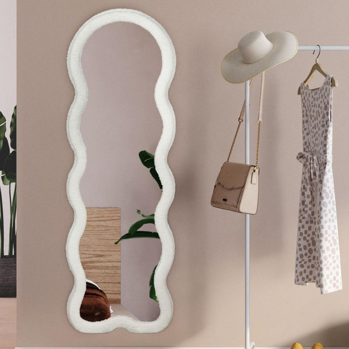 ID MARKET Miroir vague en tissu bouclette crème 150 x 50 cm