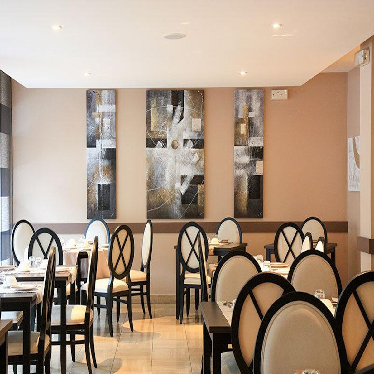 Smartbox Séjour de 2 jours en hôtel 4* avec visite d'une cave à Beaune - Coffret Cadeau Séjour