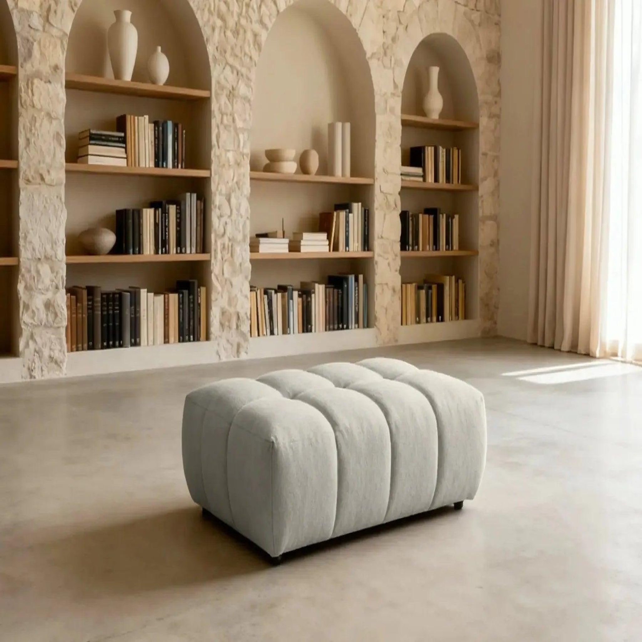 Voir la diapositive 2 : CASANOVA PARIS Alexia - pouf tissu bouclette