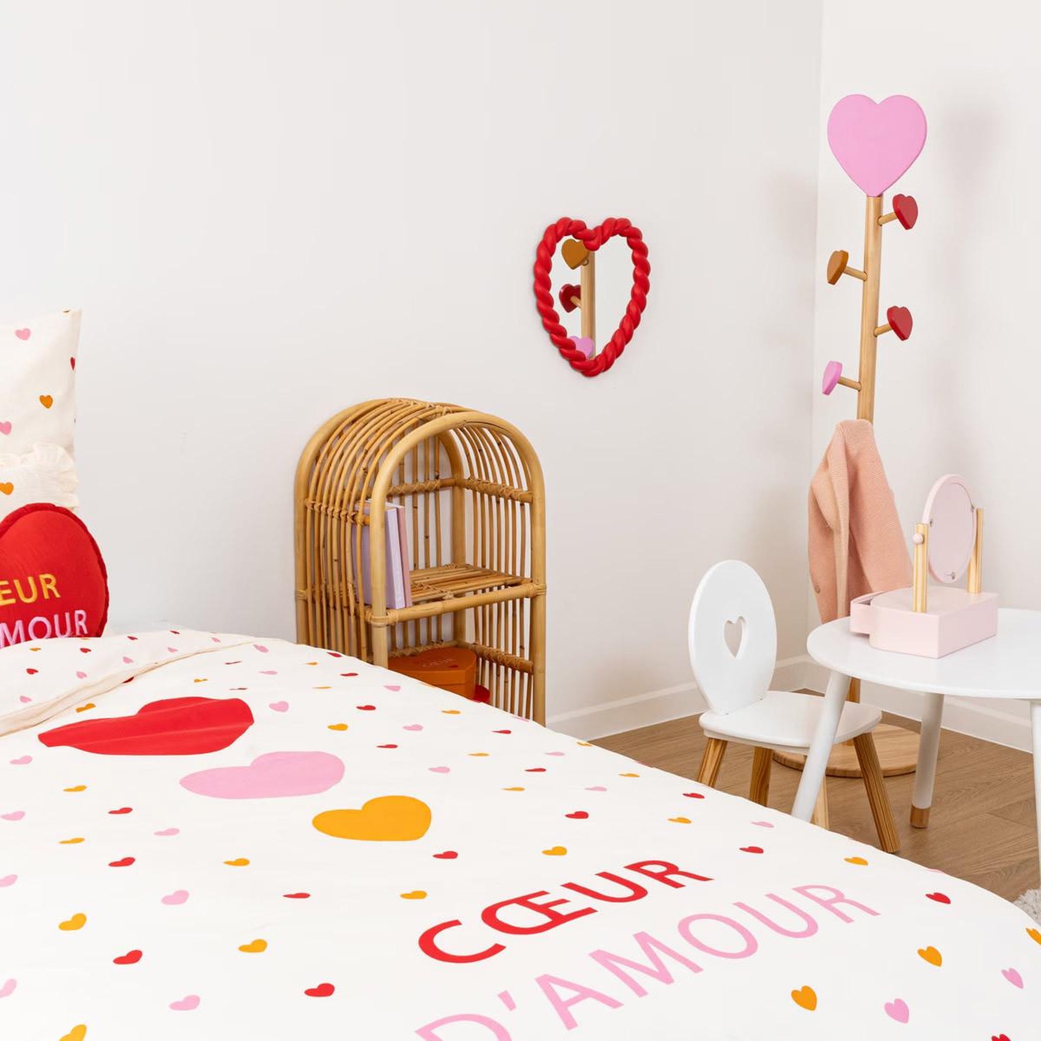 Voir la diapositive 4 : Atmosphera Kids Miroir enfant cœur torsadé  amour  33cm rouge