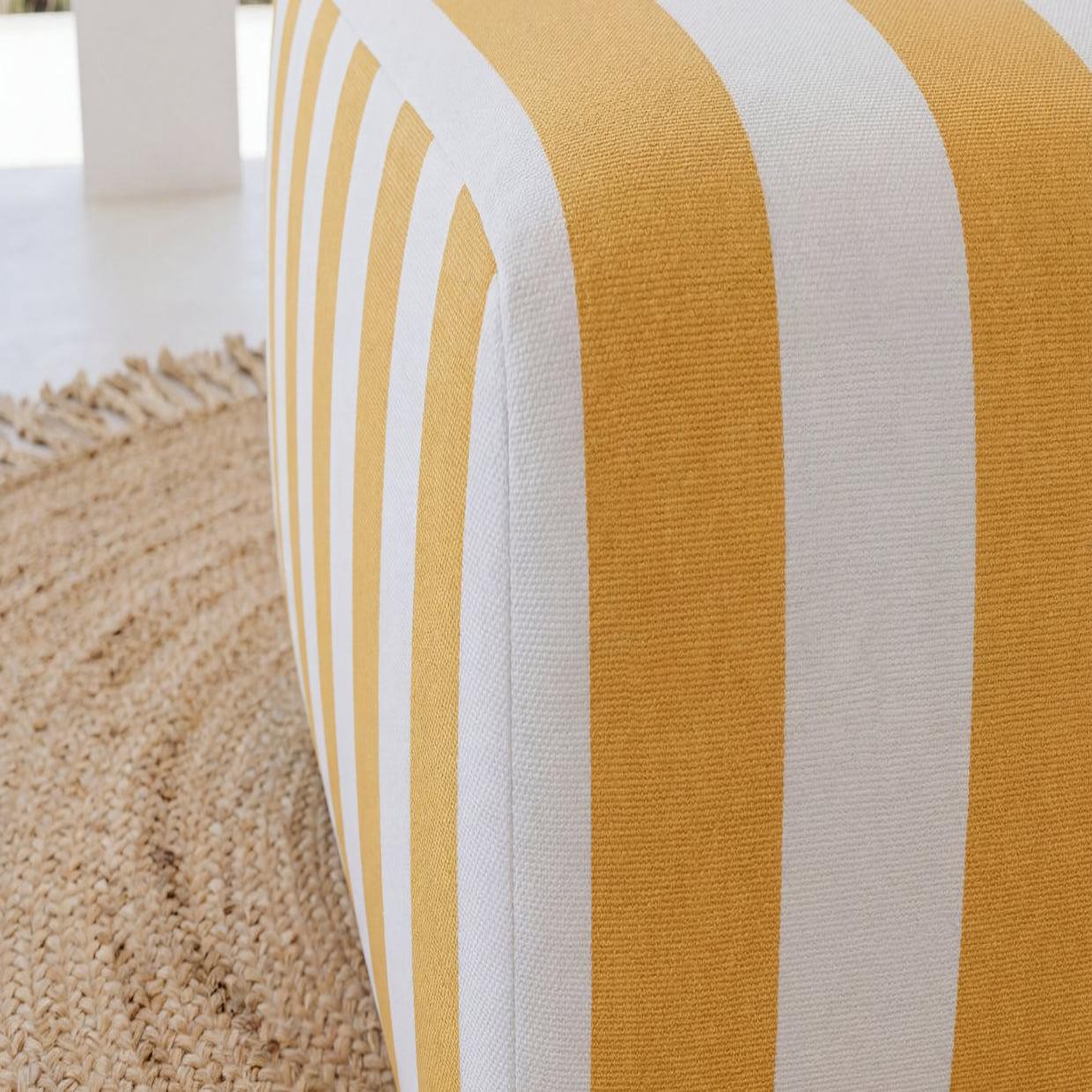 Voir la diapositive 6 : CASANOVA PARIS Elvis - pouf tissu rayé