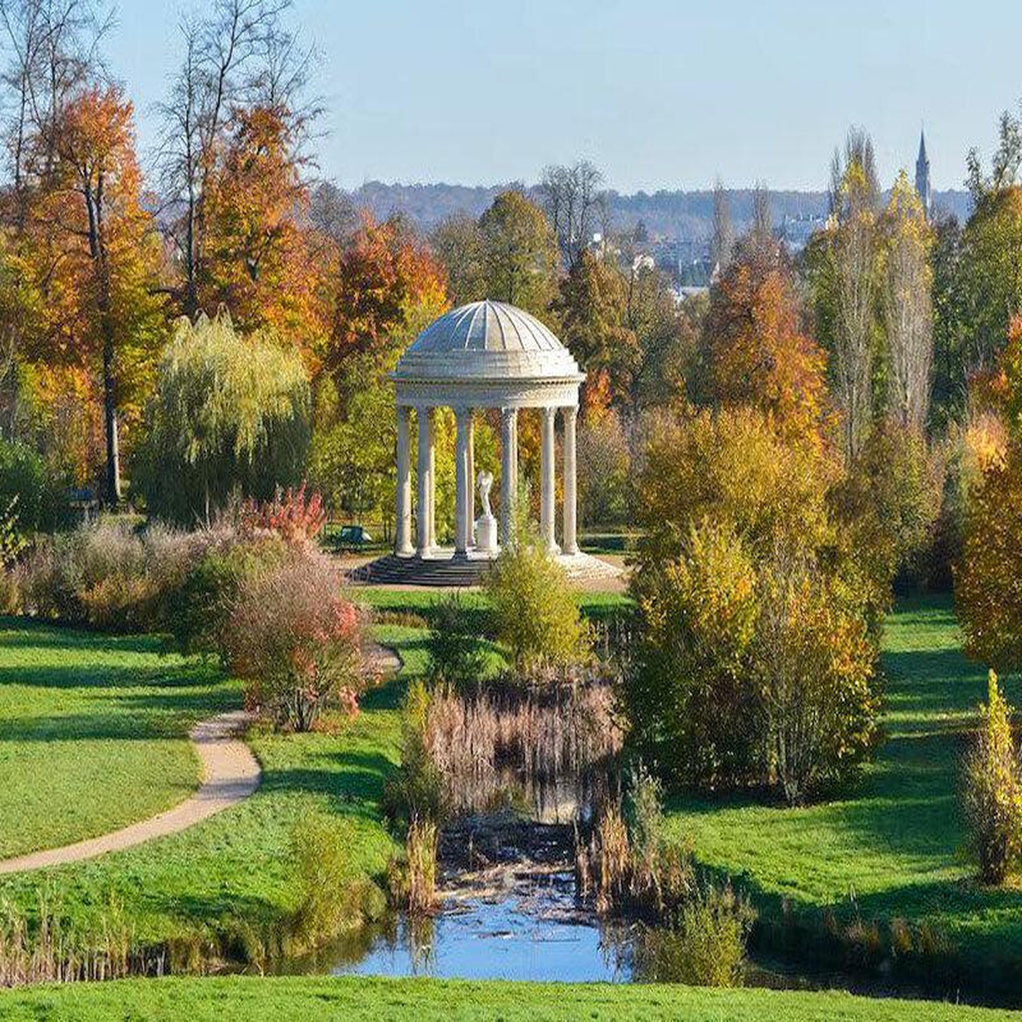 Voir la diapositive 2 : Smartbox Visite des trianons et du hameau de la reine au château de versailles pour 2 - coffret cadeau sport & aventure