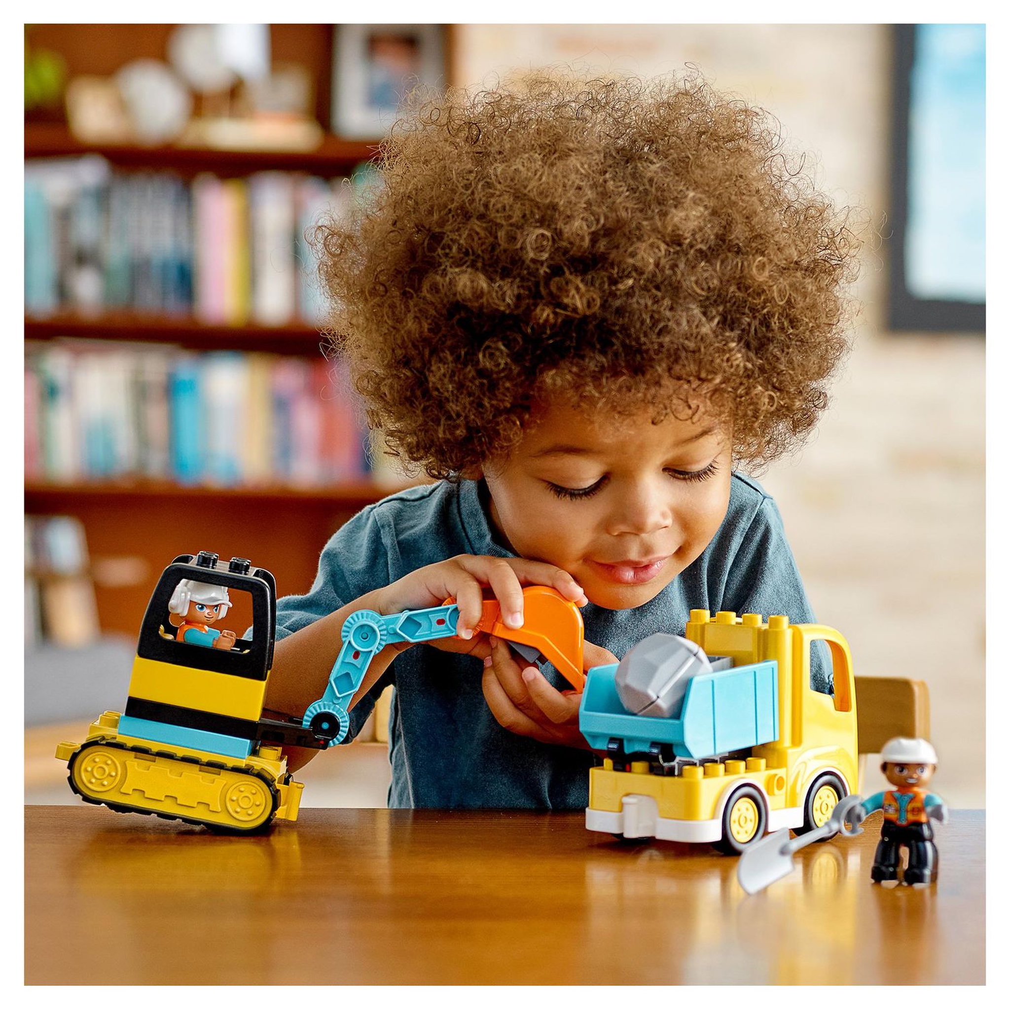 Voir la diapositive 7 : LEGO DUPLO 10931 - Le camion et la pelleteuse, Jouet Engin de Chantier pour Enfant de 2 Ans et Plus
