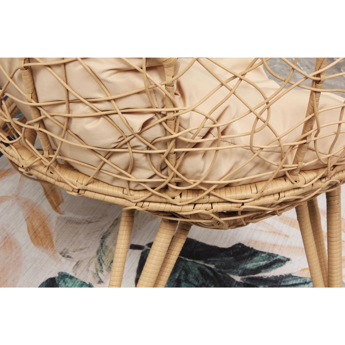 CONCEPT USINE Fauteuil œuf sur pied en résine beige effet rotin JANE