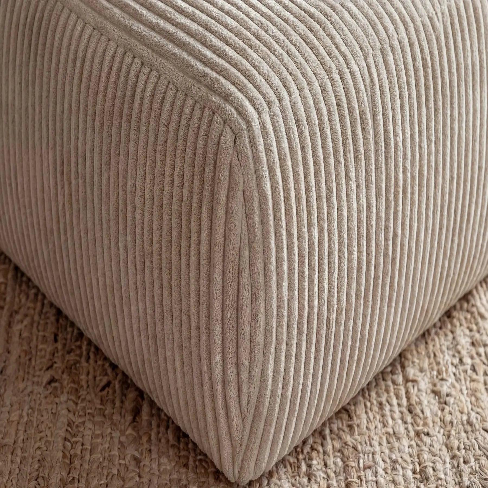 Voir la diapositive 3 : CASANOVA PARIS Elio - pouf velours côtelé