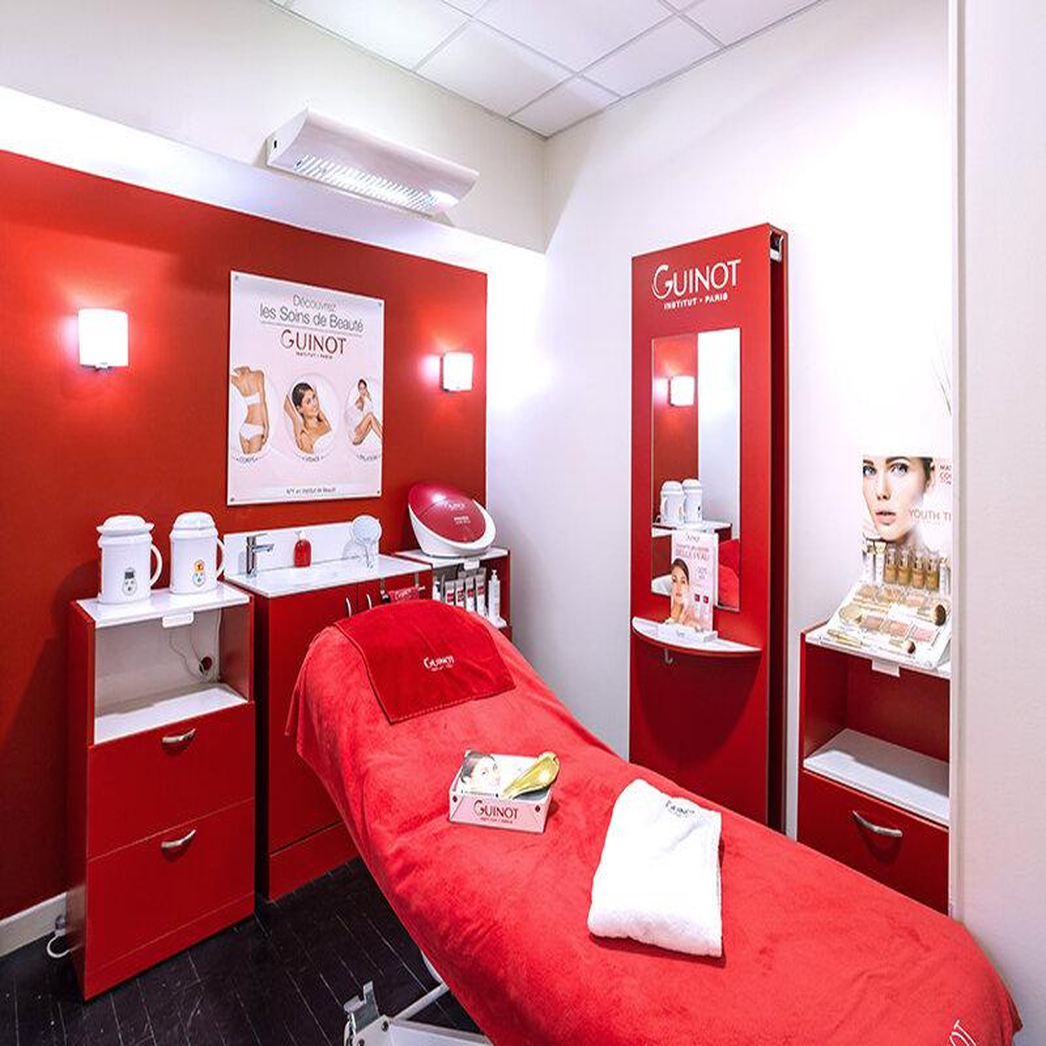 Voir la diapositive 3 : Smartbox Soin du visage nettoyant guinot pour un moment de relaxation à soi - coffret cadeau bien-être