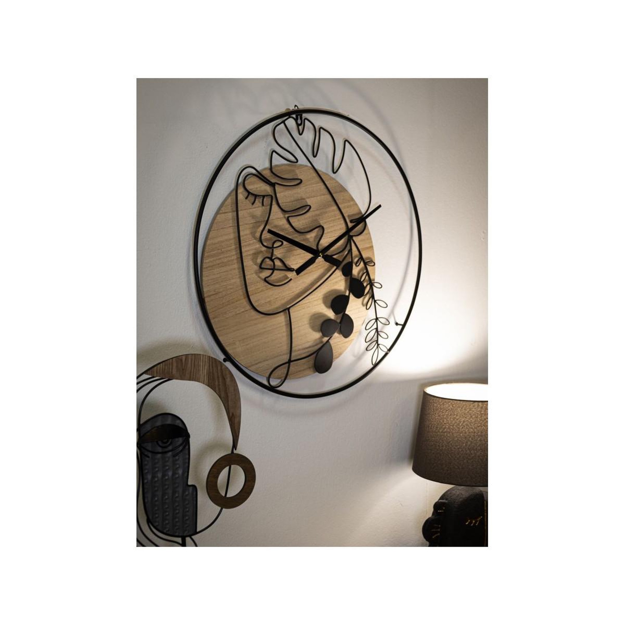 Voir la diapositive 5 : Paris Prix Horloge murale en métal  elegant  60cm naturel & noir