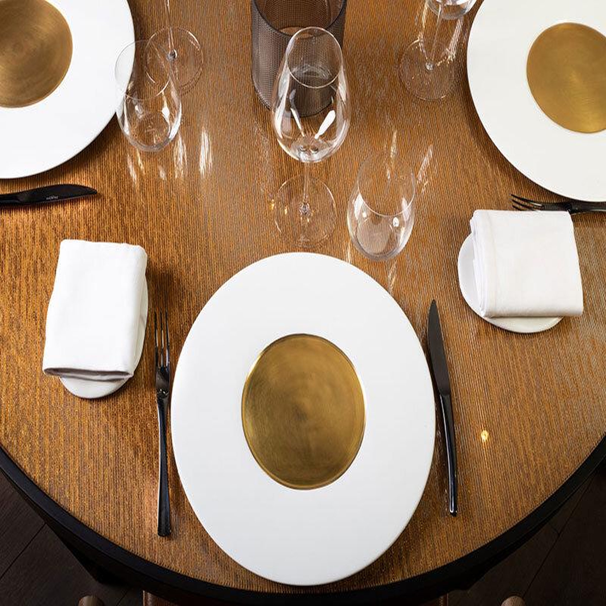 Voir la diapositive 3 : Smartbox Adresses primées : menu 6 plats avec vin au restaurant puits du trésor près de carcassonne - coffret cadeau gastronomie