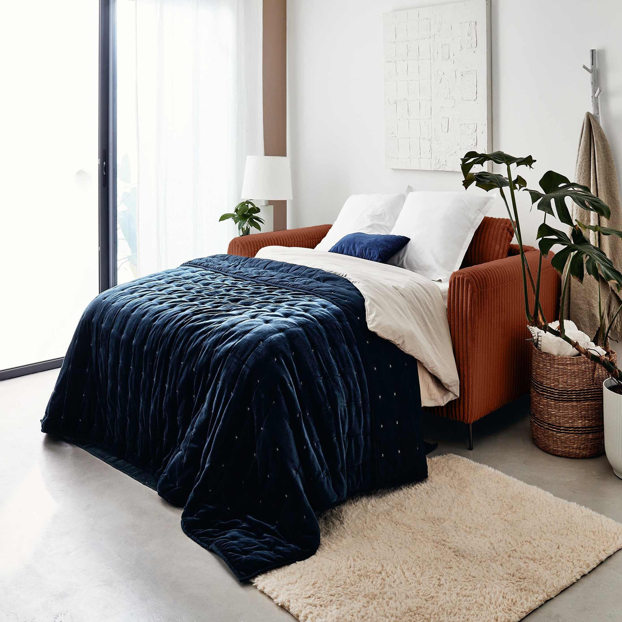 Voir la diapositive 3 : LISA DESIGN Owen - canapé 3 places convertible express couchage quotidien 140 cm matelas 12 cm en velours côtelé grosses côtes