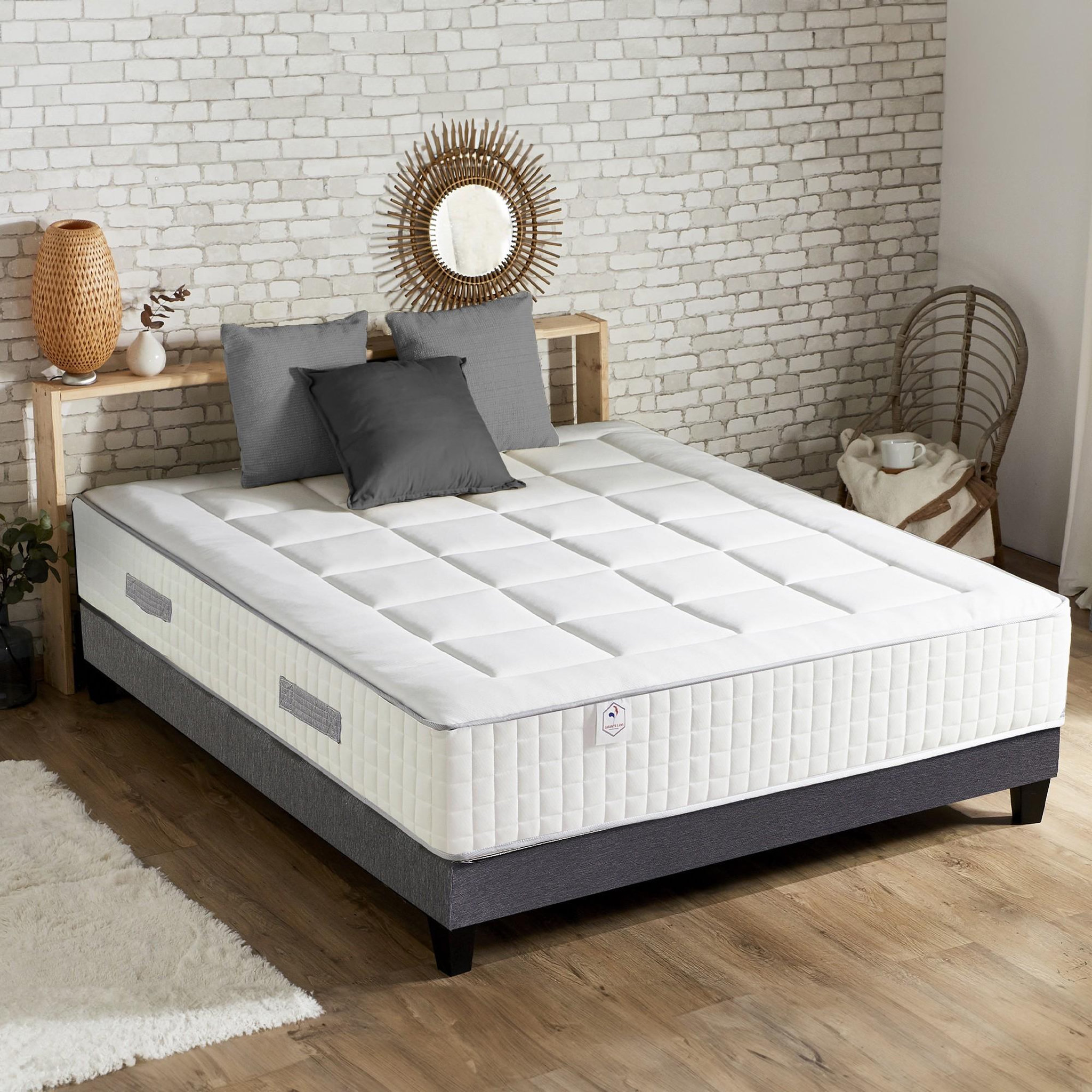 Voir la diapositive 2 : IDLITERIE Ensemble matelas BELLAGIO et sommier, ferme, accueil mémoire de forme
