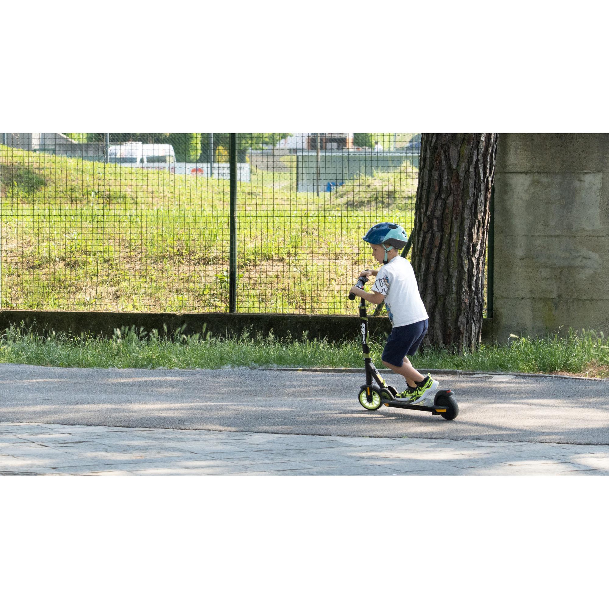Voir la diapositive 3 : URBANGLIDE Ride flash – trottinette électrique enfant 6 ans+ | 16km/h | lumières led rgb | 6,5 kg