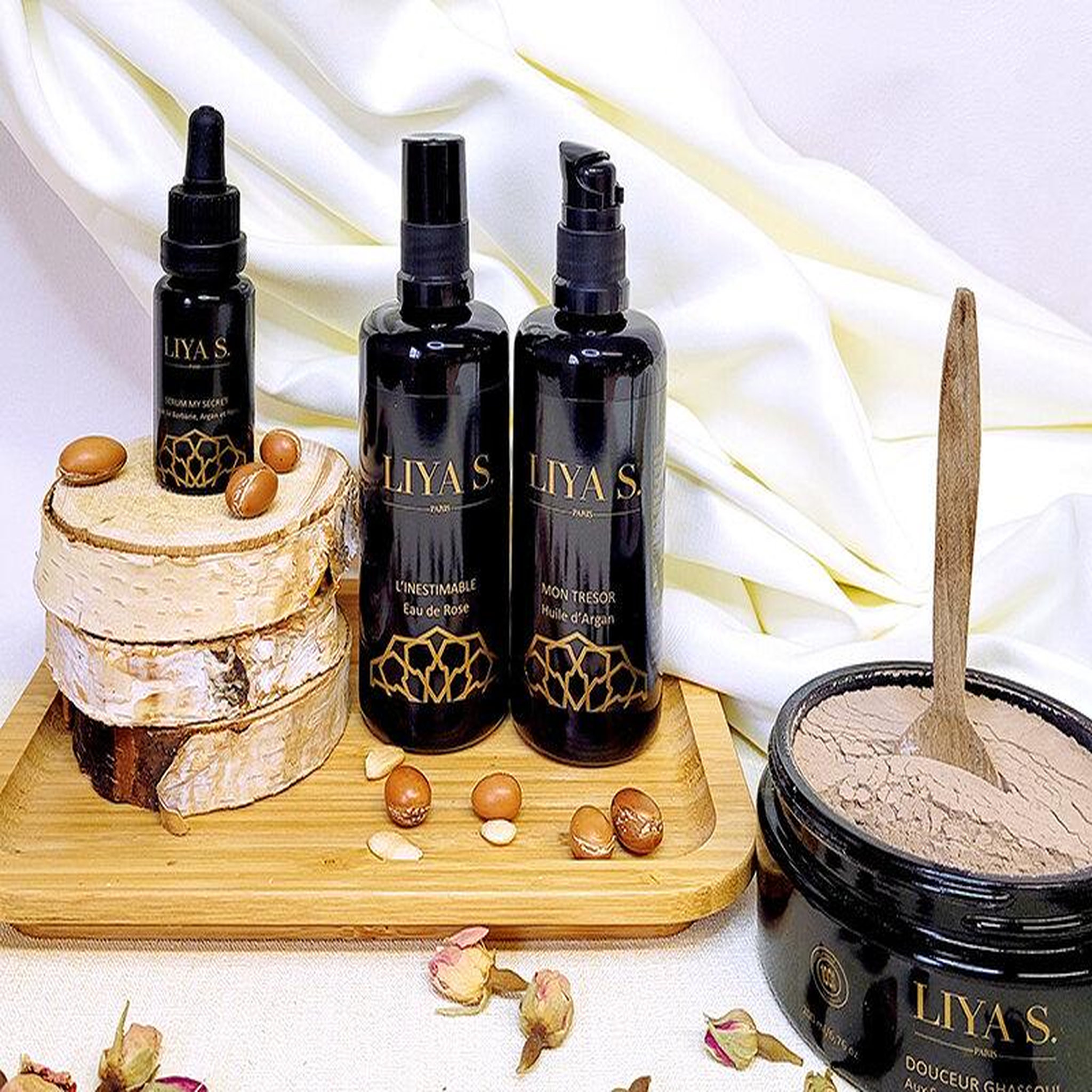 Voir la diapositive 2 : Smartbox Coffret de 4 soins naturels pour le visage issus de plantes du Maroc livrés à domicile - Coffret Cadeau Bien-être