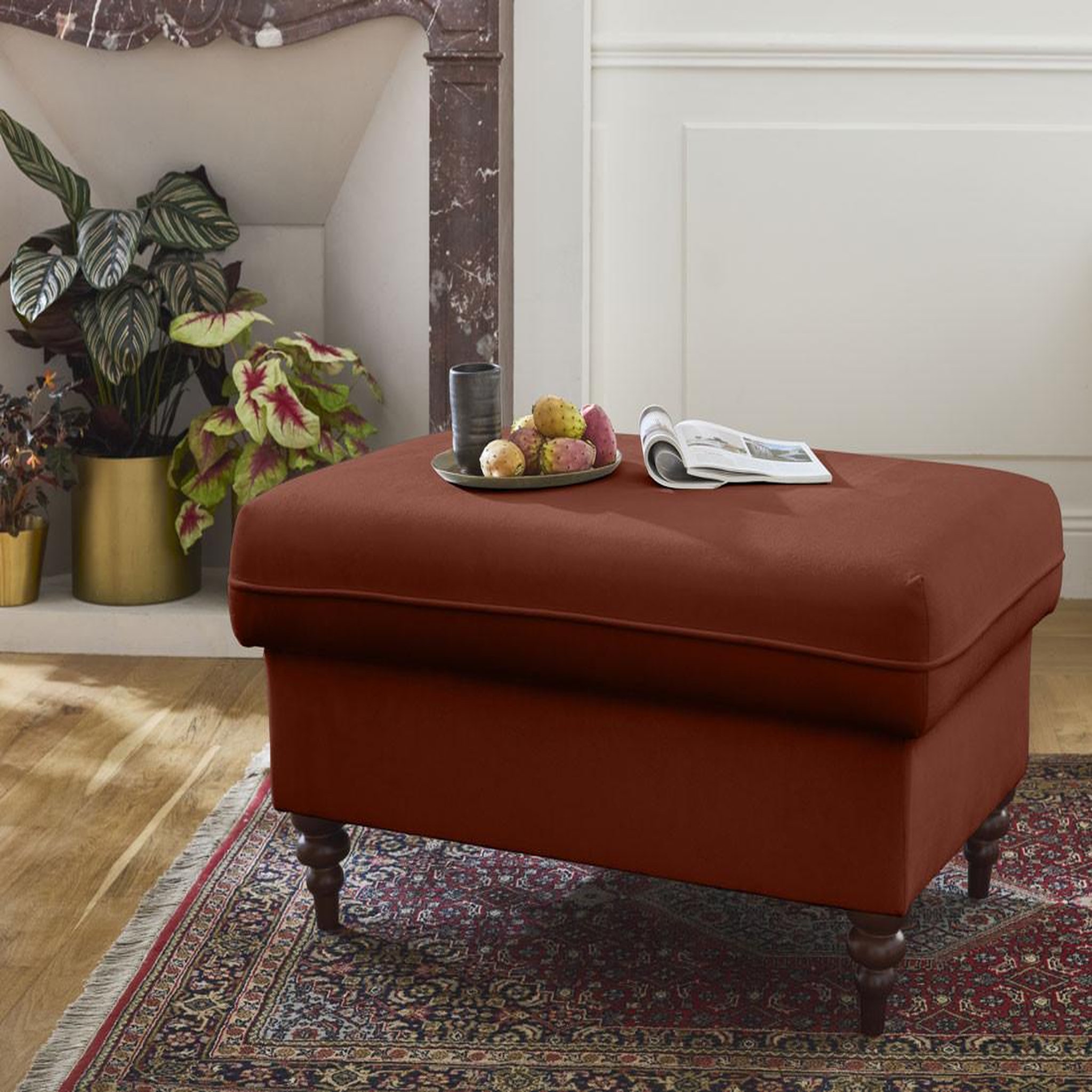 Voir la diapositive 2 : BEST MOBILIER Flamingo - pouf en velours