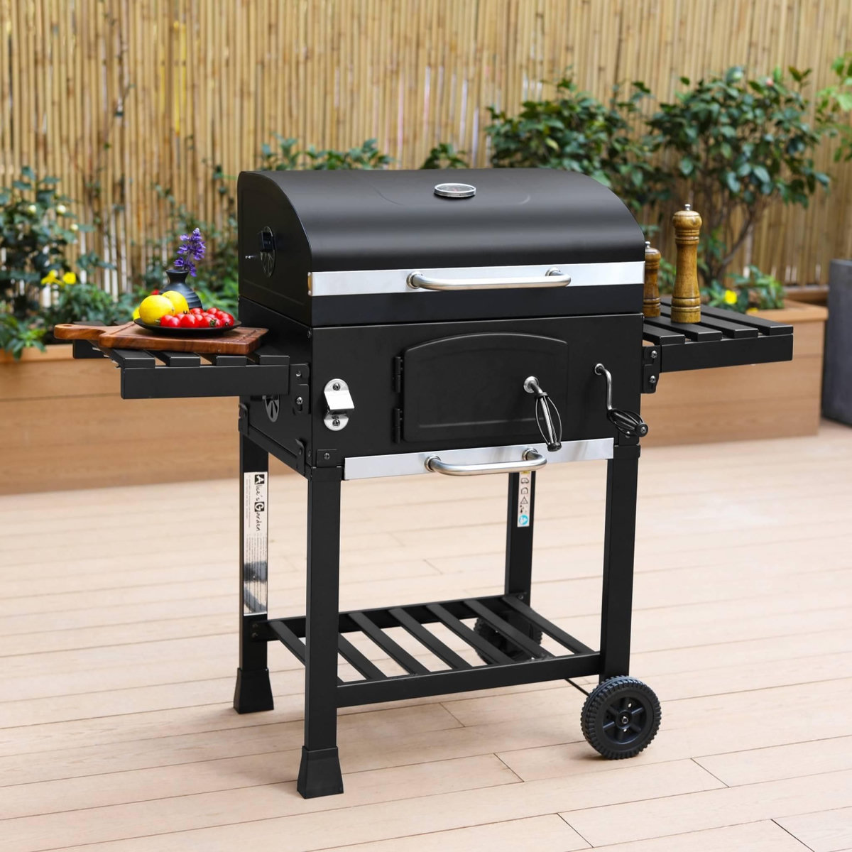 SWEEEK Barbecue Grill charbon de bois noir - Fumoir avec récupérateur de cendres. aérateurs. bac charbon ajustable et tablettes rabattables