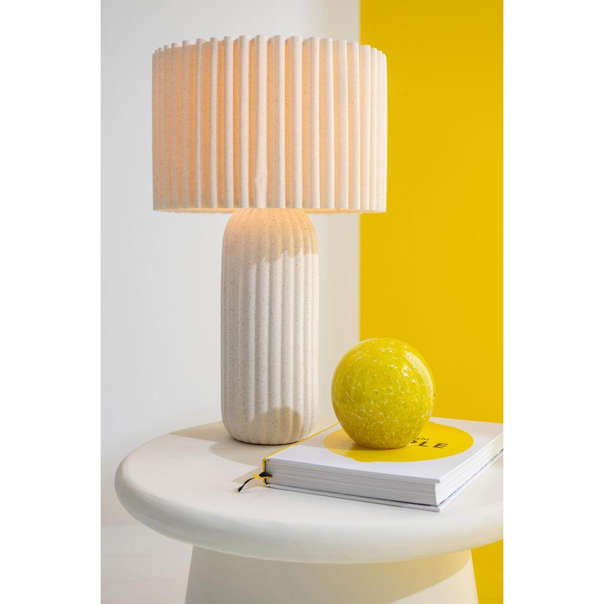 Voir la diapositive 5 : J-LINE Lampe à poser en céramique  esmee  50cm blanc cassé