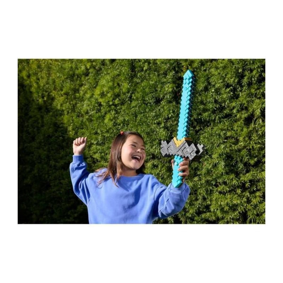 MINECRAFT Minecraft Épée et Pioche 2 en 1, accessoire inspiré de Minecraft : Le Film, JFR72 Mattel, jeu de rôle