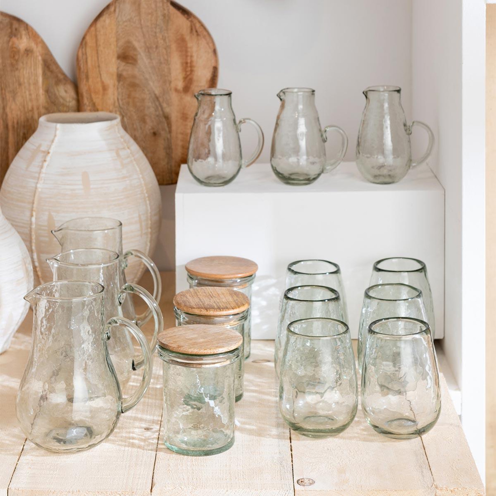 Voir la diapositive 3 : J-LINE Carafe en verre  herminia  1l transparent