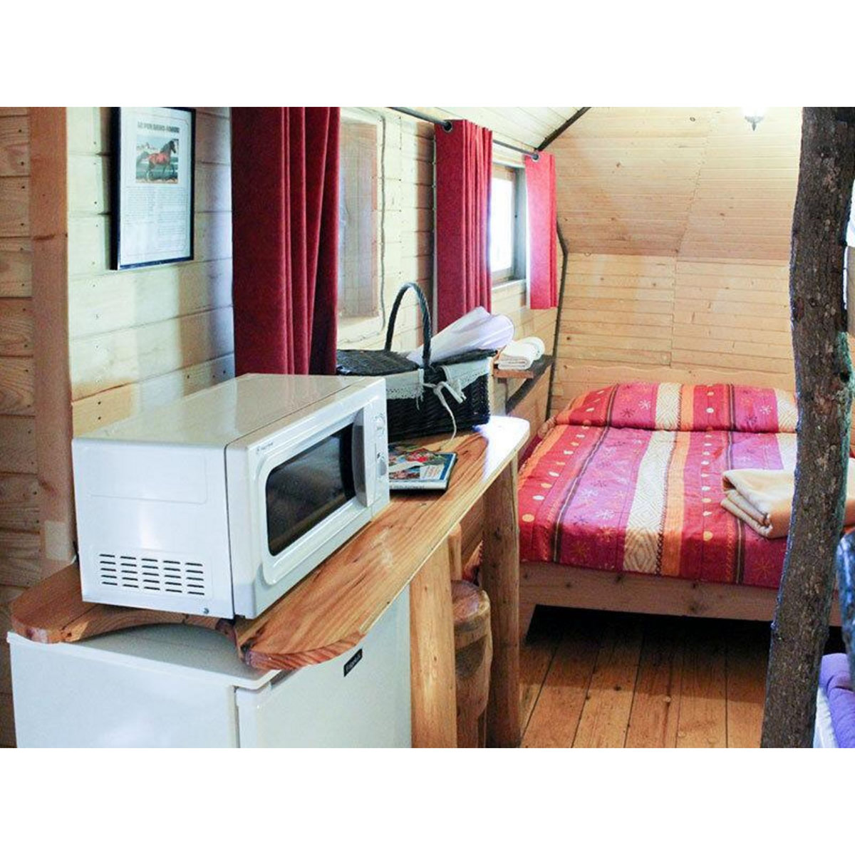 Smartbox 2 jours en famille en cabane dans les arbres avec chasse au trésor près de Poitiers - Coffret Cadeau Séjour