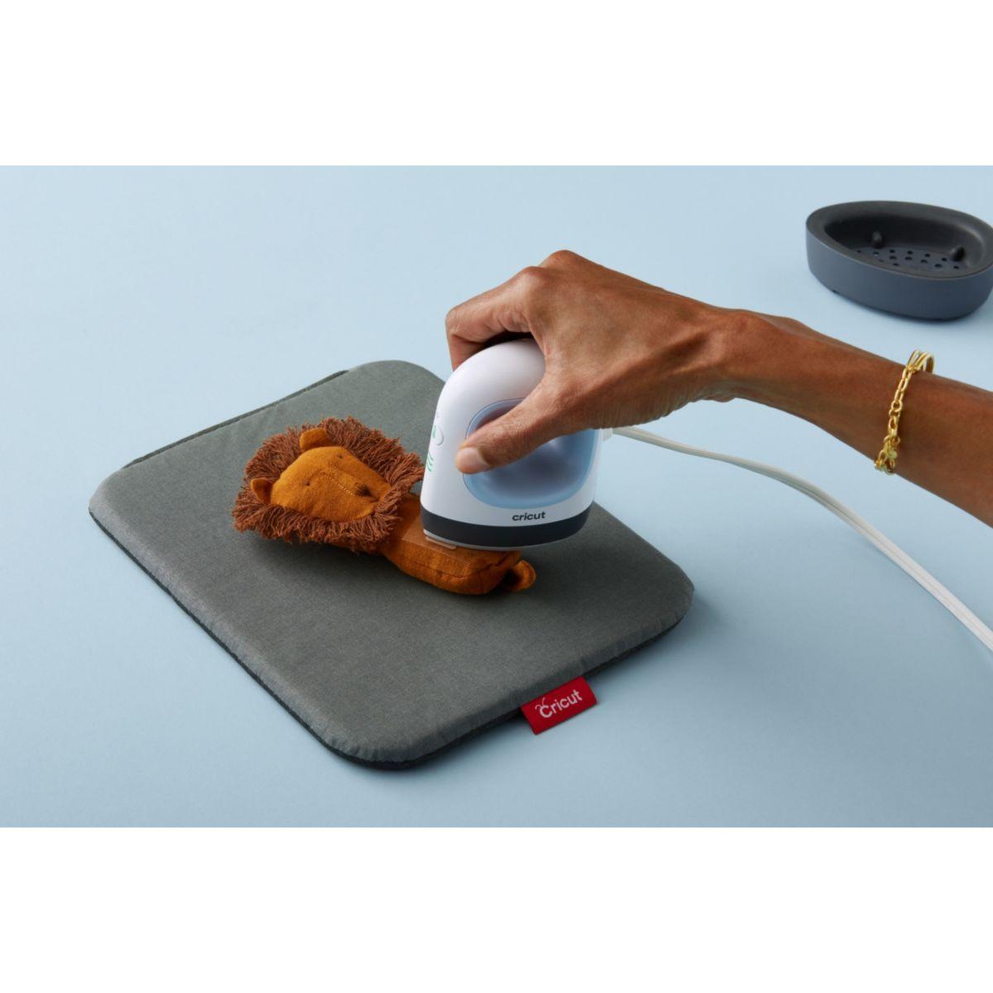 Voir la diapositive 5 : CRICUT Presse à chaud Easypress Zen Mini