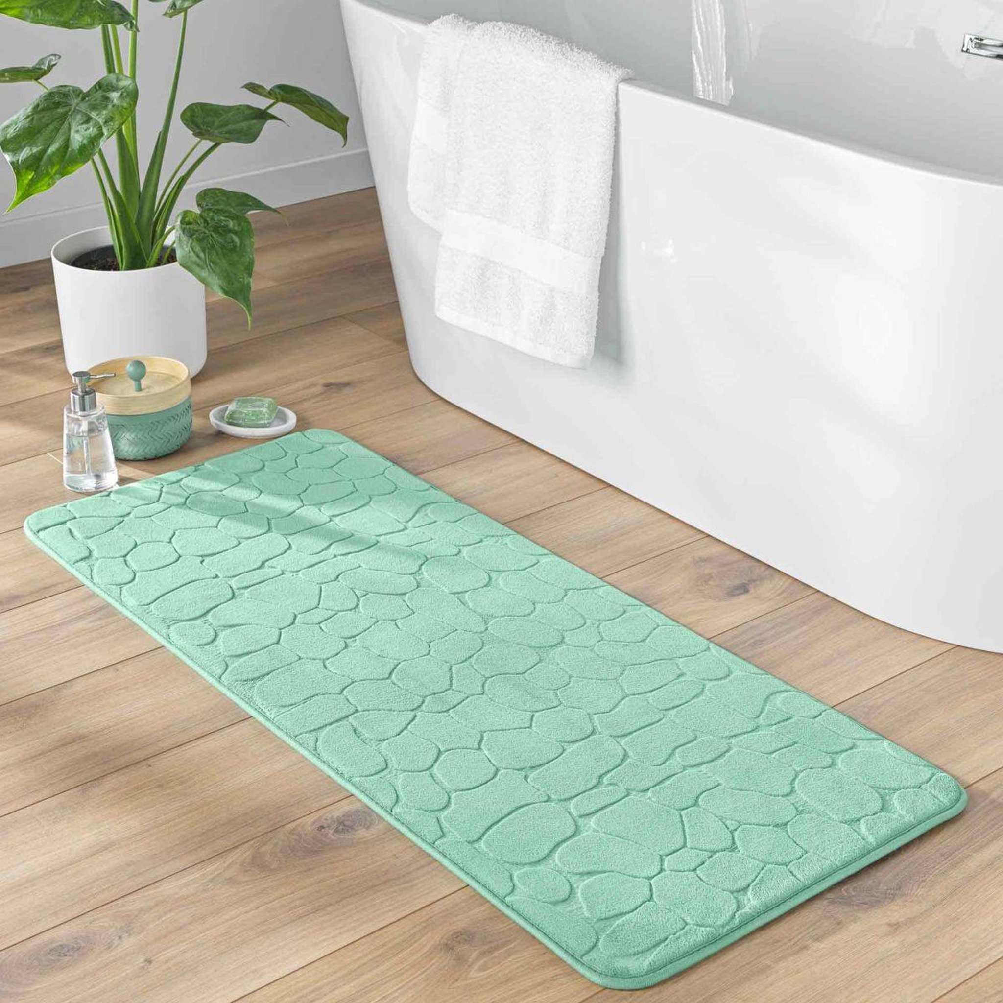 Voir la diapositive 5 : Douceur d'Intérieur Tapis de bain  ricochet  50x120cm tilleul