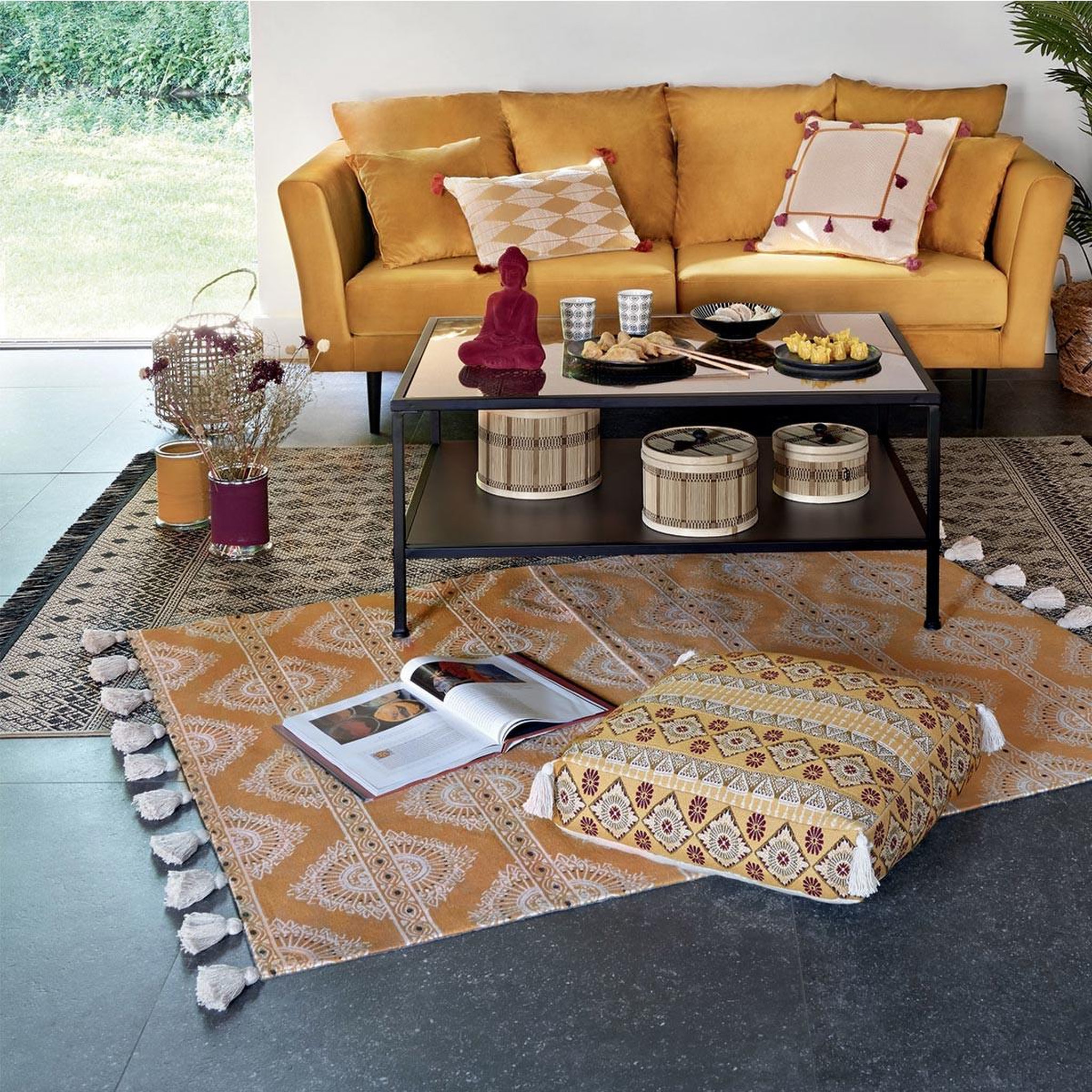 Voir la diapositive 2 : ATMOSPHERA Tapis déco à pompons  namaste  120x170cm ocre