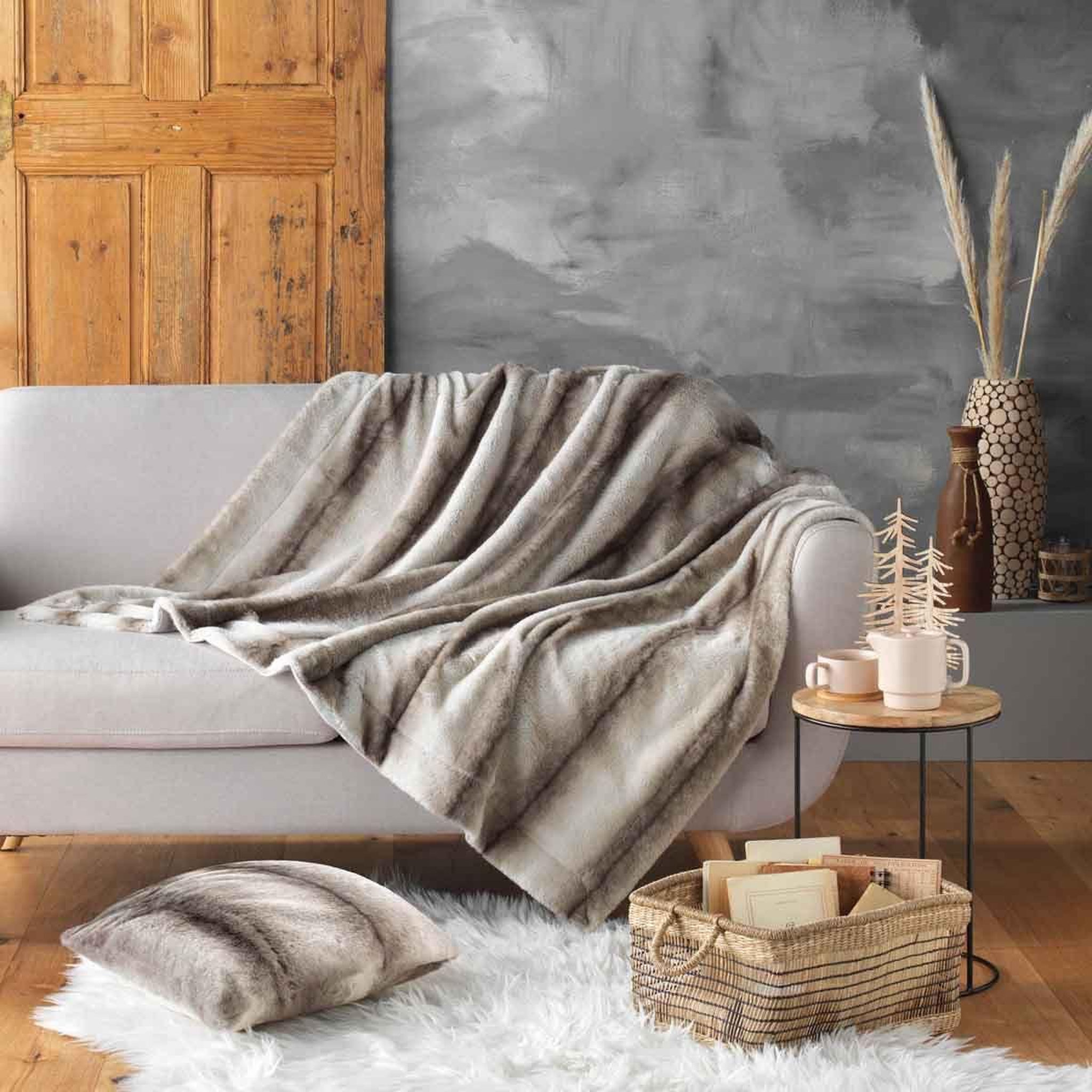 Voir la diapositive 4 : Douceur d'Intérieur Plaid imitation fourrure  sibérie  125x150cm naturel
