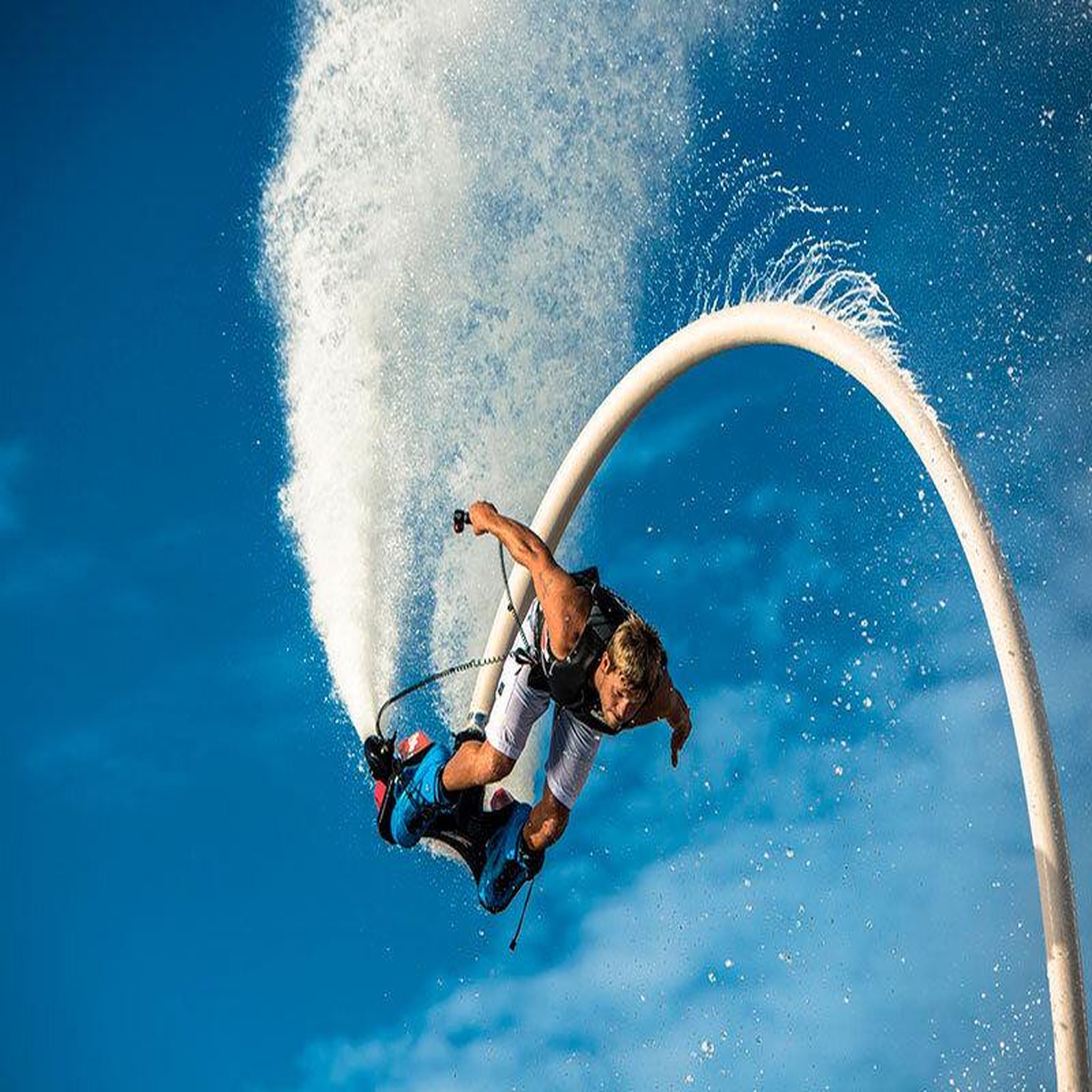 Voir la diapositive 2 : Smartbox Session de flyboard de 40 min pour 2 personnes à hyères - coffret cadeau sport & aventure