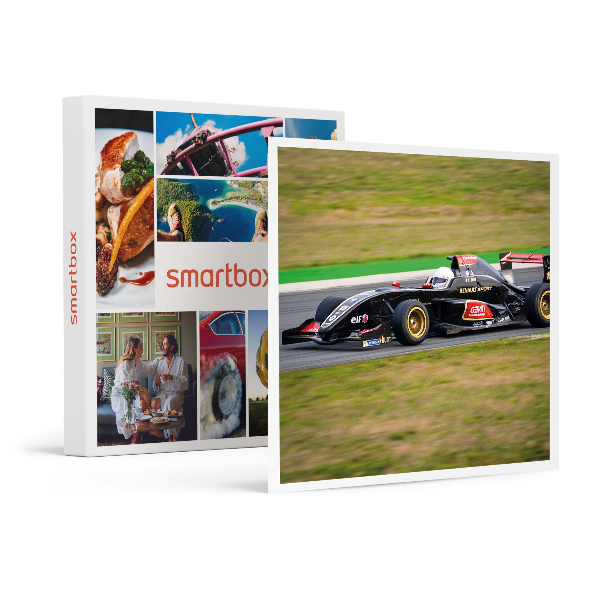 Voir la diapositive 1 : Smartbox Stage de pilotage : 5 tours sur le circuit de Fontenay-le-Comte en Formule Renault 2.0 - Coffret Cadeau Sport & Aventure
