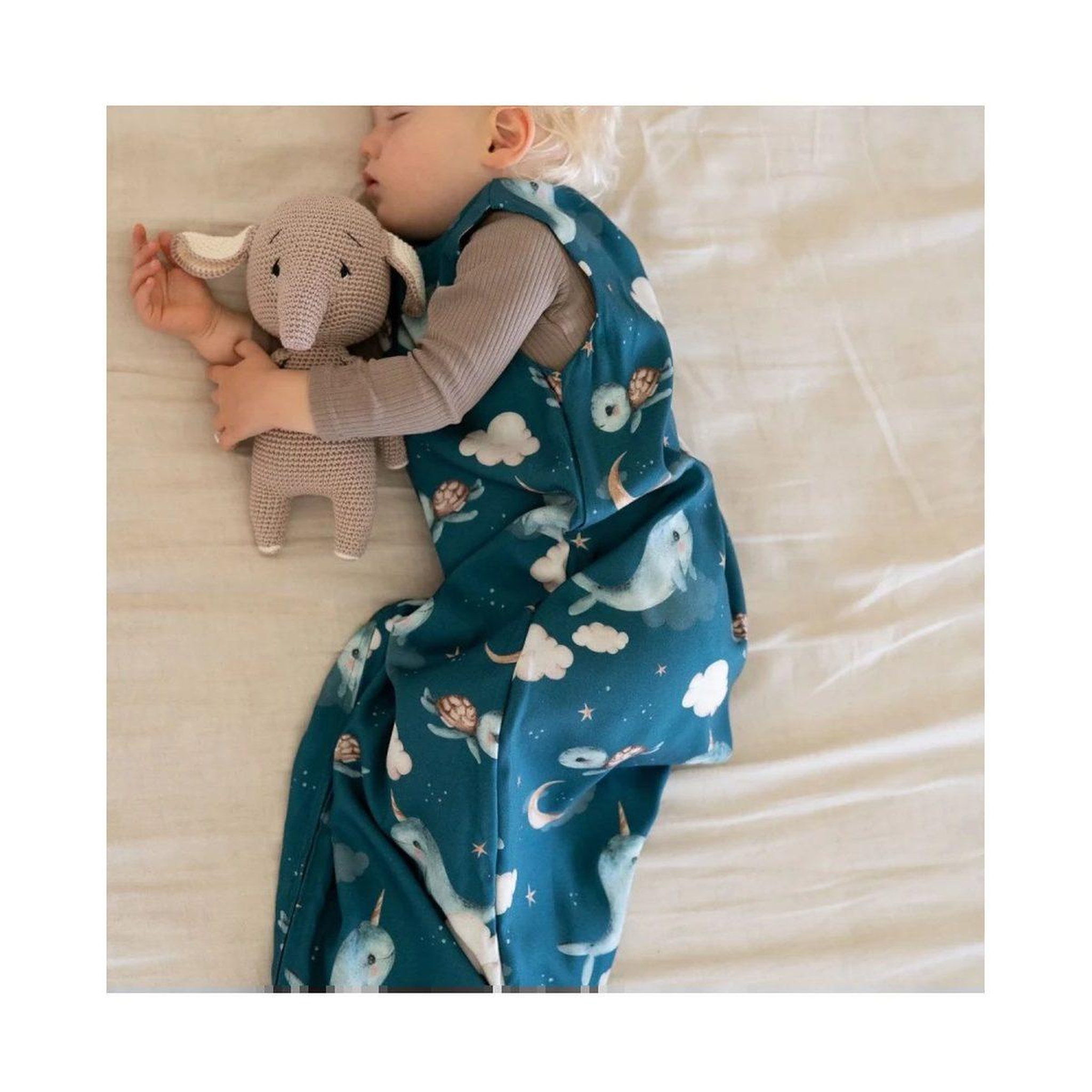 Voir la diapositive 2 : WALDIN Gigoteuse en bambou 50 × 90 cm 0,5 TOG - taille M - motif baleine, bleu foncé