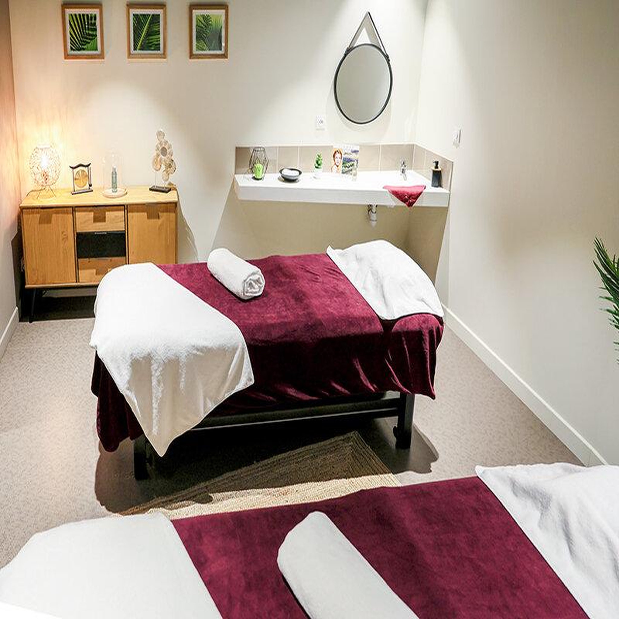 Voir la diapositive 2 : Smartbox Pause bien-être : 2h30 de soins et 1h de spa privatisé près de nantes - coffret cadeau bien-être