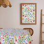 Voir la diapositive 2 : HABITABLE Nappe en toile cirée ronde motifs fleurs FLOWERS - Diam. 135 cm