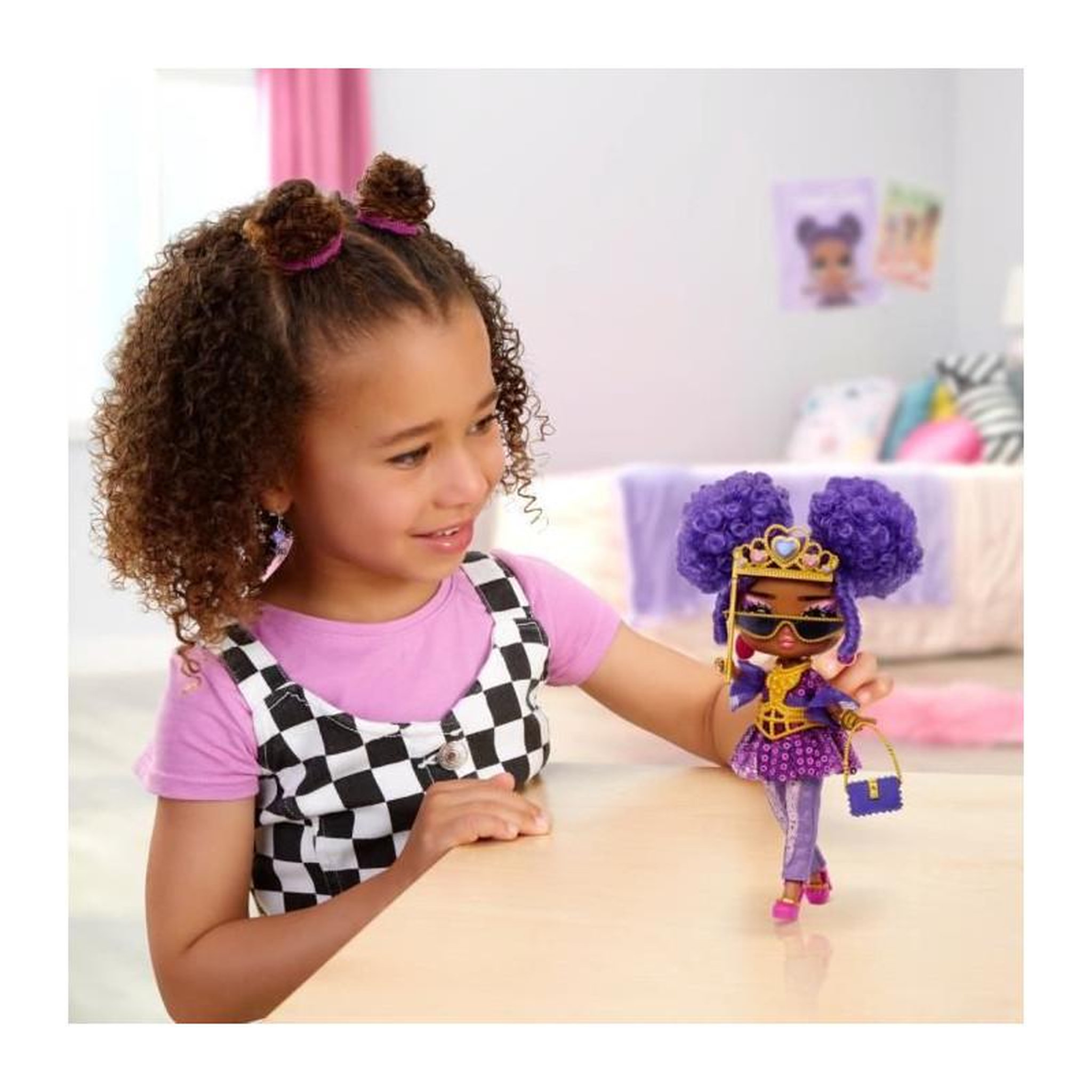 Voir la diapositive 4 : L.O.L. SURPRISE! L.O.L. Surprise Tweens - Poupée mannequin articulée 24 cm - Cassie Cool - 2 tenues et plusieurs accessoires - A partir de 4 an