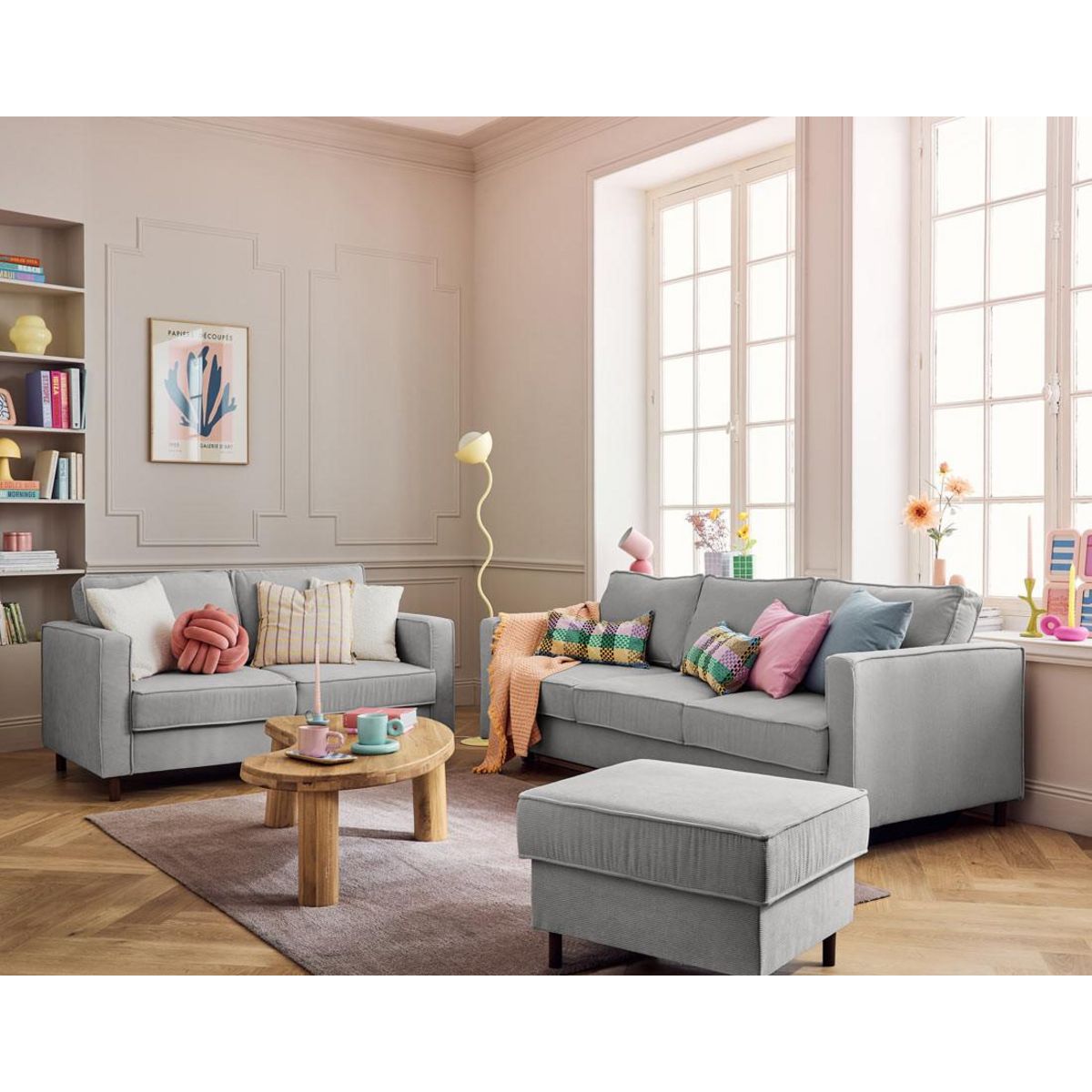 LISA DESIGN Jake - pouf en velours côtelé - pieds bois foncé