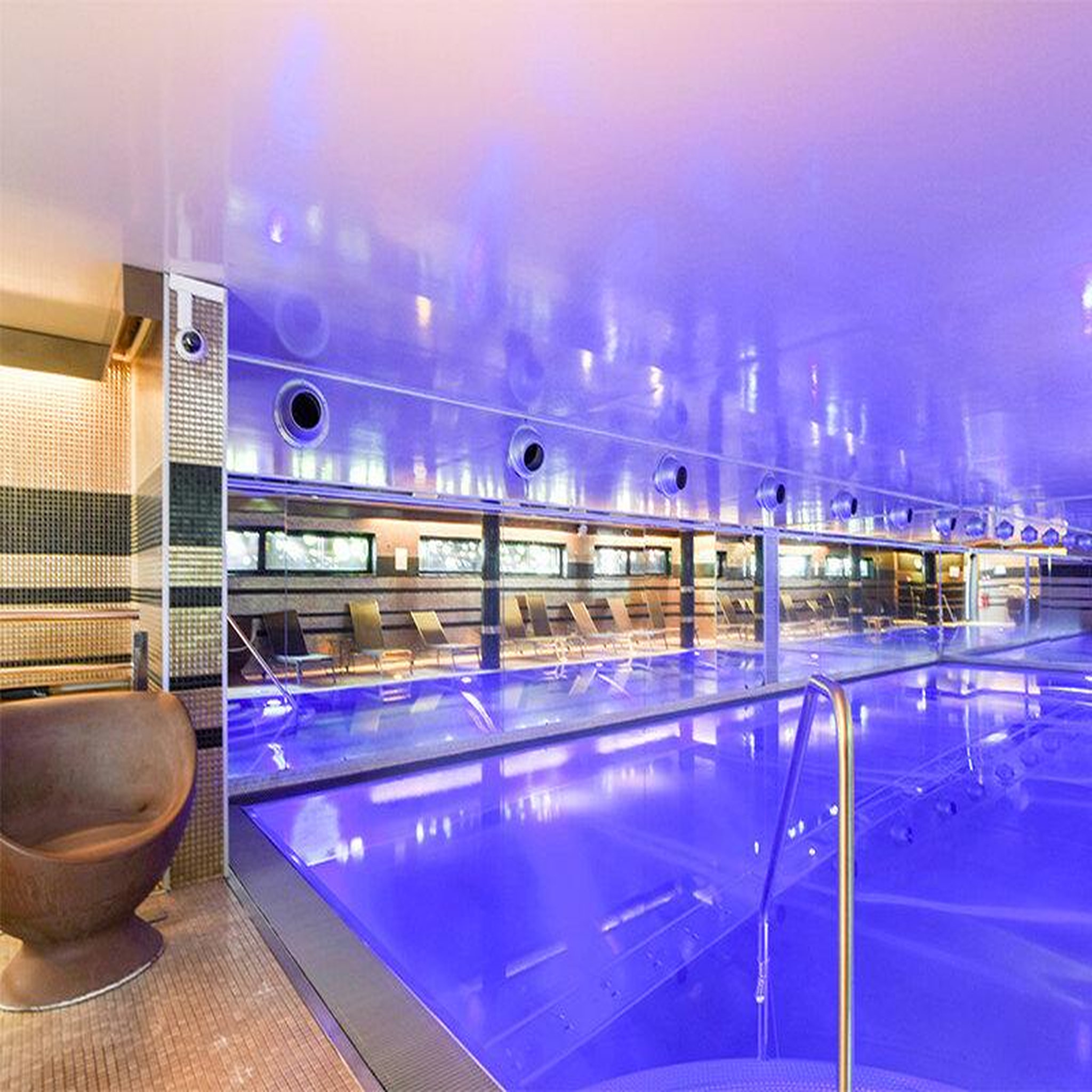 Voir la diapositive 3 : Smartbox Parenthèse luxueuse à lille : 2 jours en hôtel 5* avec spa et bières artisanales - coffret cadeau séjour