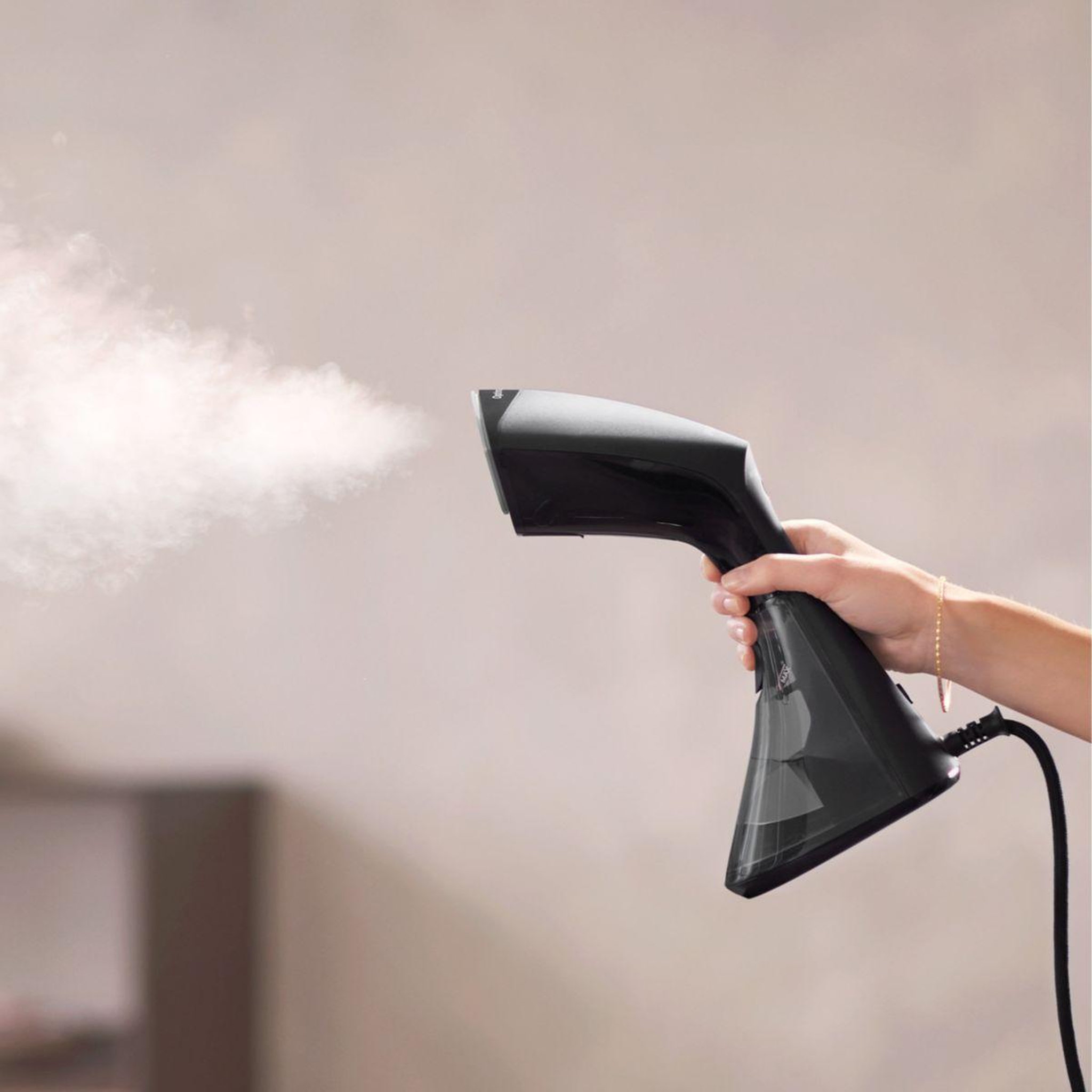 Voir la diapositive 5 : Philips Défroisseur vapeur GC800/80 Série 8000