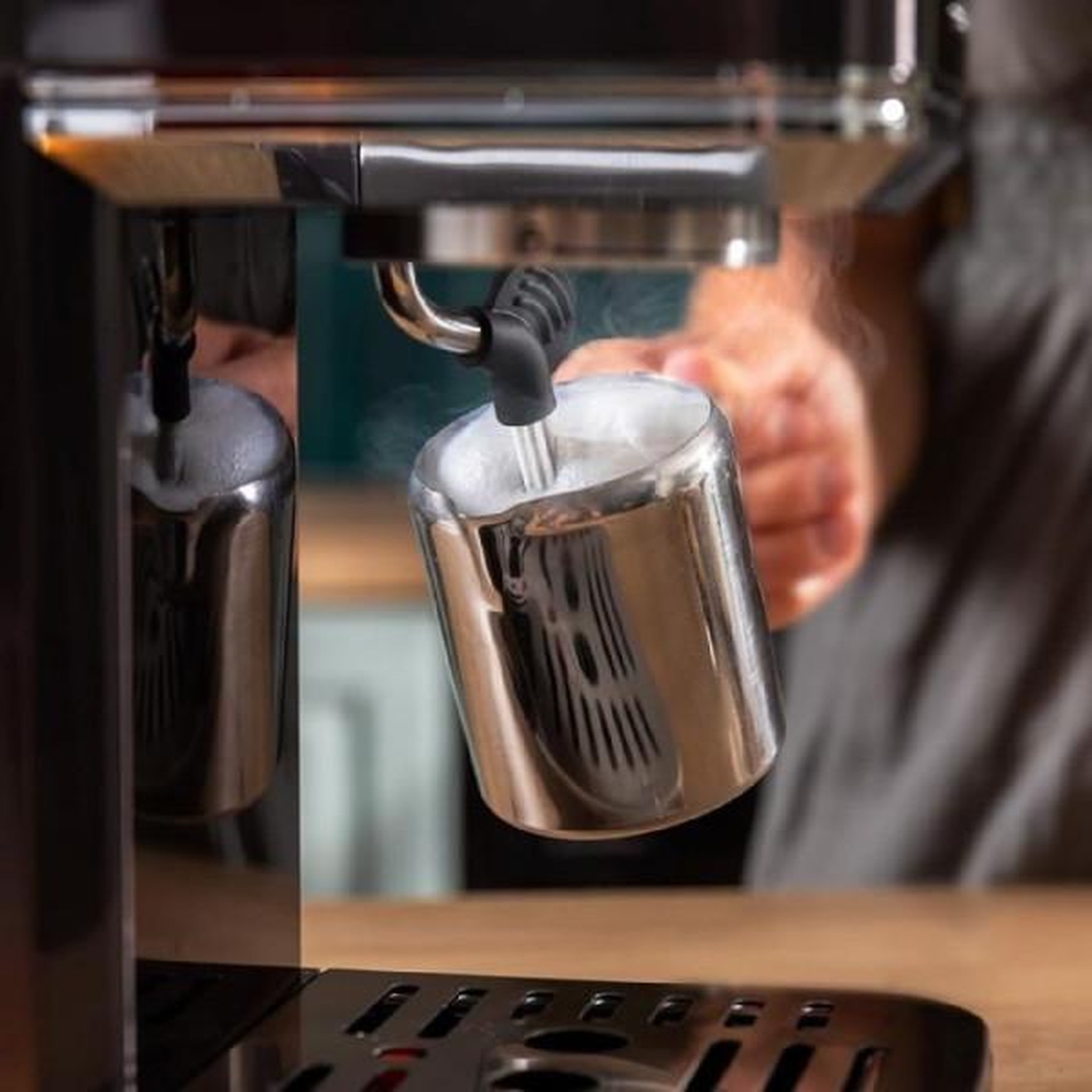 Voir la diapositive 5 : CECOTEC Cafetière Expresso manuelle Cecotec Cafelizzia ColdBrew 20 bars écran tactile moderne en acier