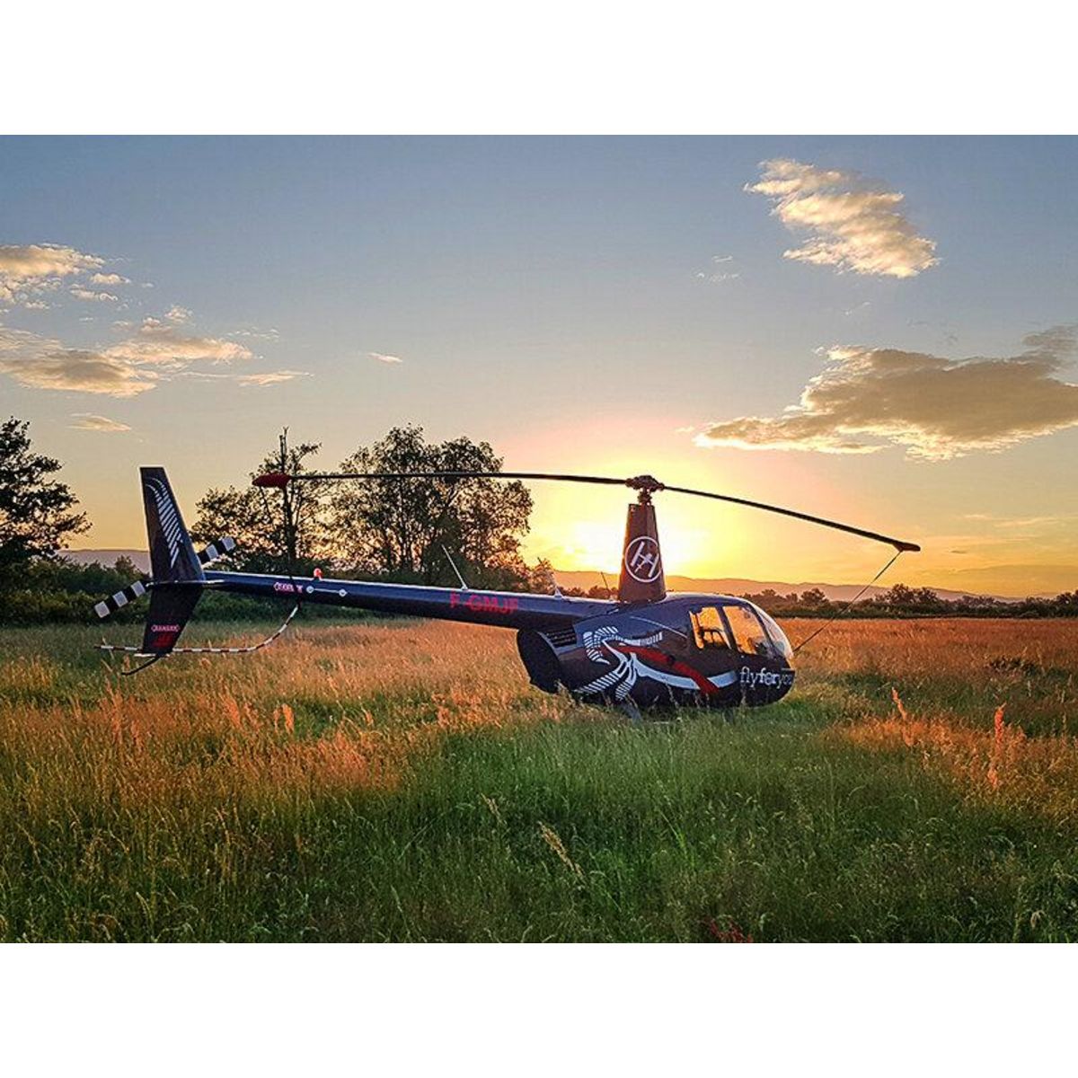 Smartbox Vol en hélicoptère de 30 min au-dessus de Carcassonne et ses environs - Coffret Cadeau Sport & Aventure