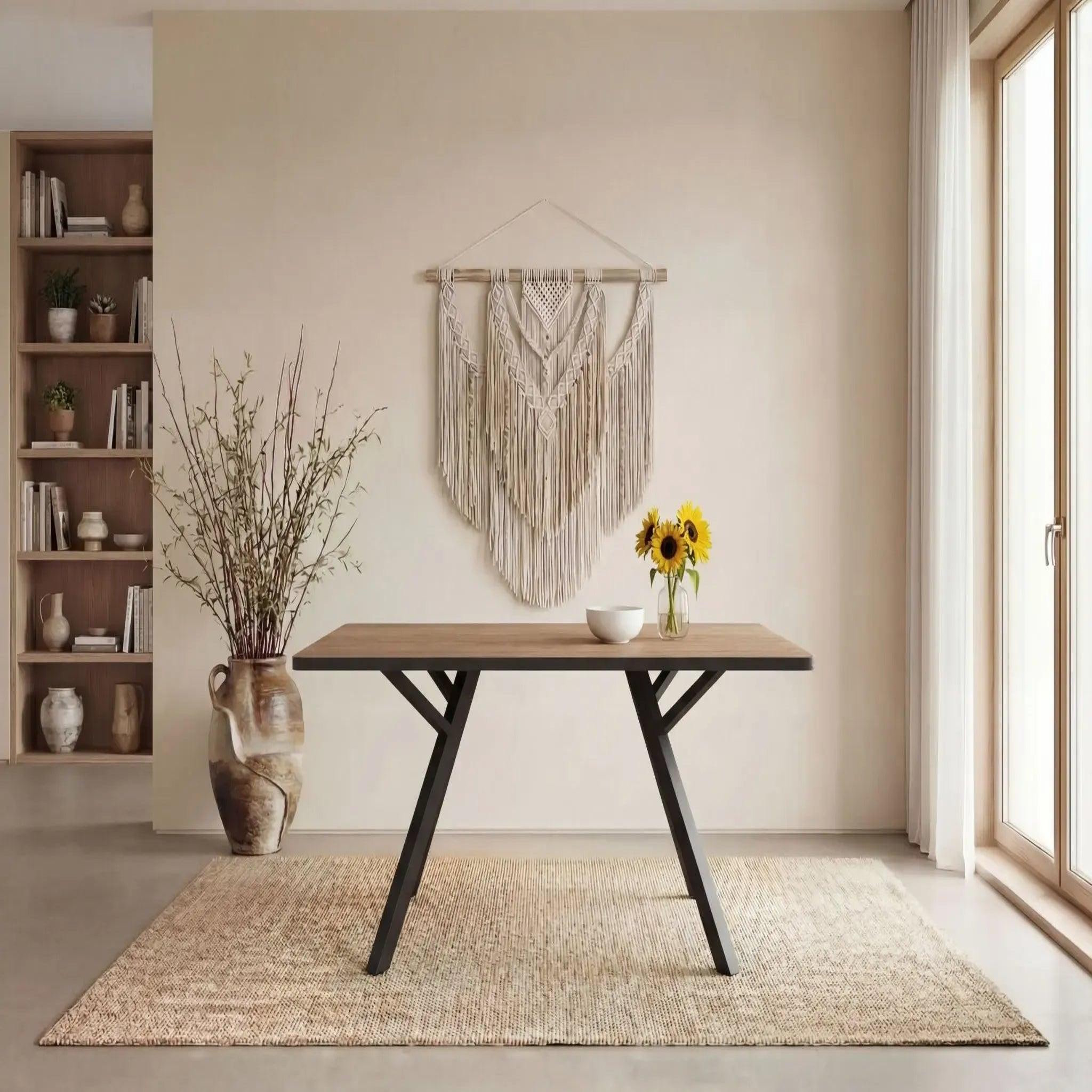 Voir la diapositive 2 : CASANOVA PARIS Yara - table à manger carrée 136cmpieds en métal noir - chêne clair