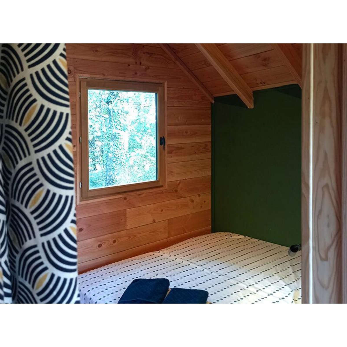 Smartbox 3 jours insolite en cabane pour 2 adultes et 1 enfant près de Bergerac - Coffret Cadeau Séjour