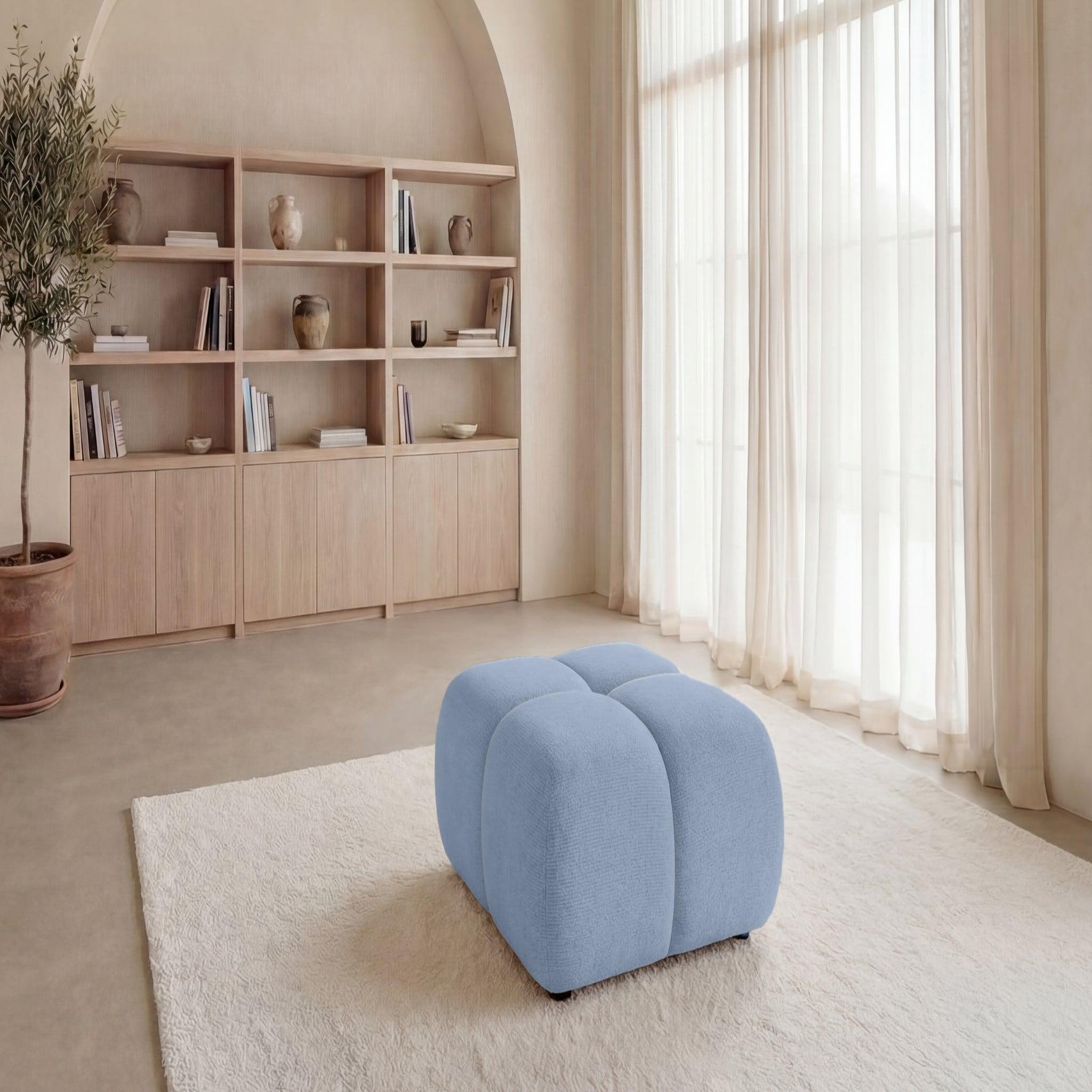 Voir la diapositive 2 : CASANOVA PARIS Constance - pouf en tissu chenille 72x72x43.5