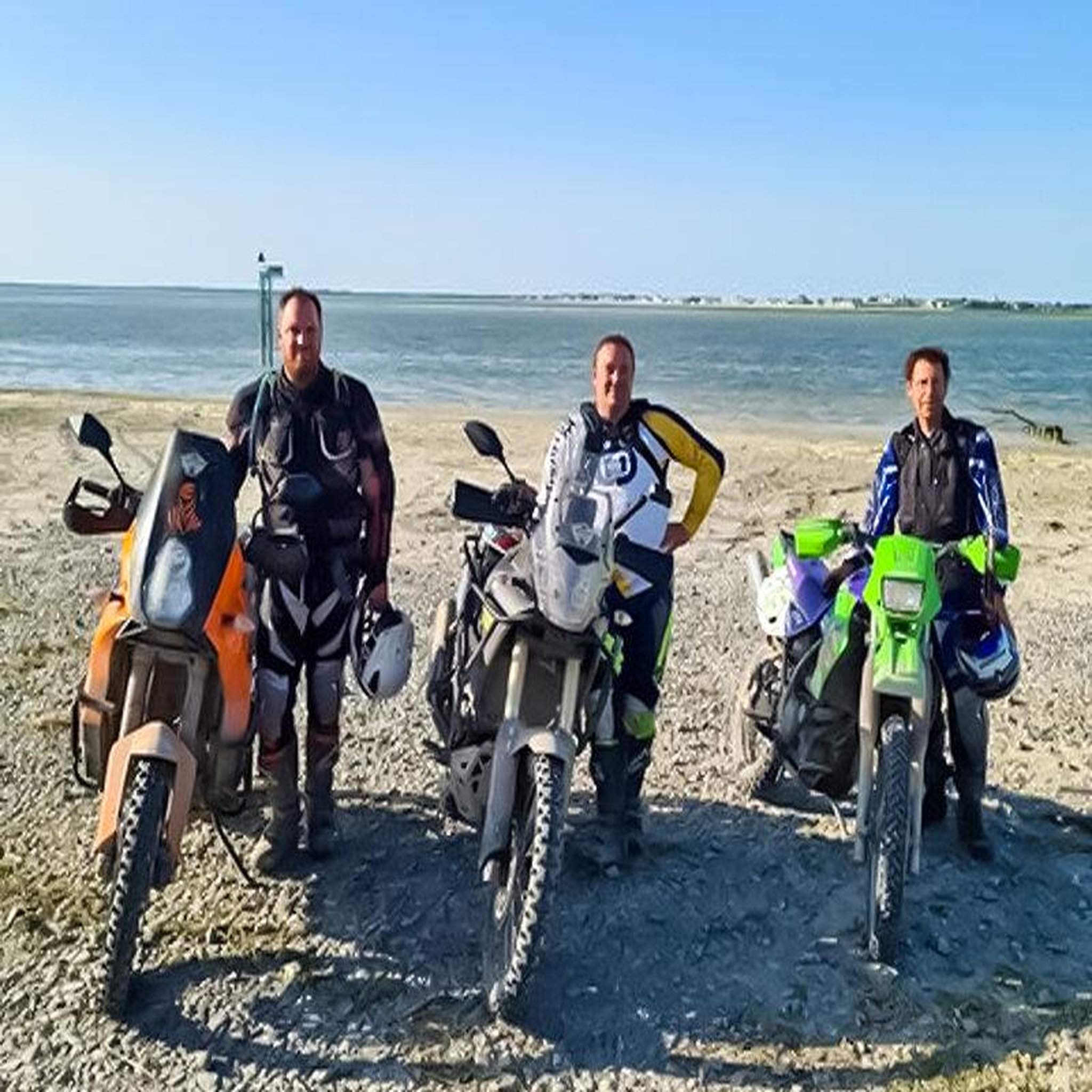 Voir la diapositive 3 : Smartbox Journée de randonnée en moto avec équipement de pilote intégral et collations - coffret cadeau sport & aventure