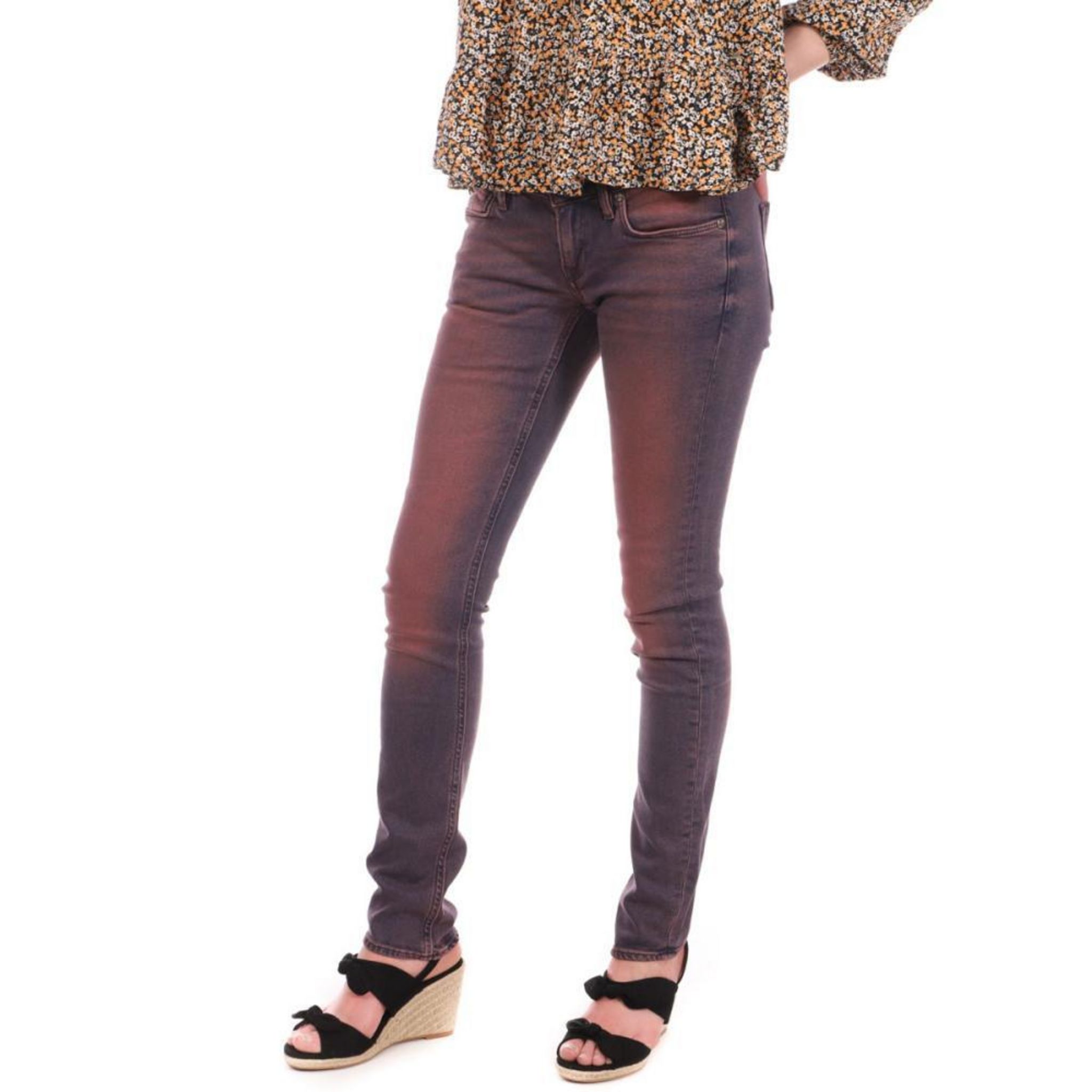 G-Star Raw Jean Skinny  délavé Femme G-Star 3301. Coloris disponibles : Rouge