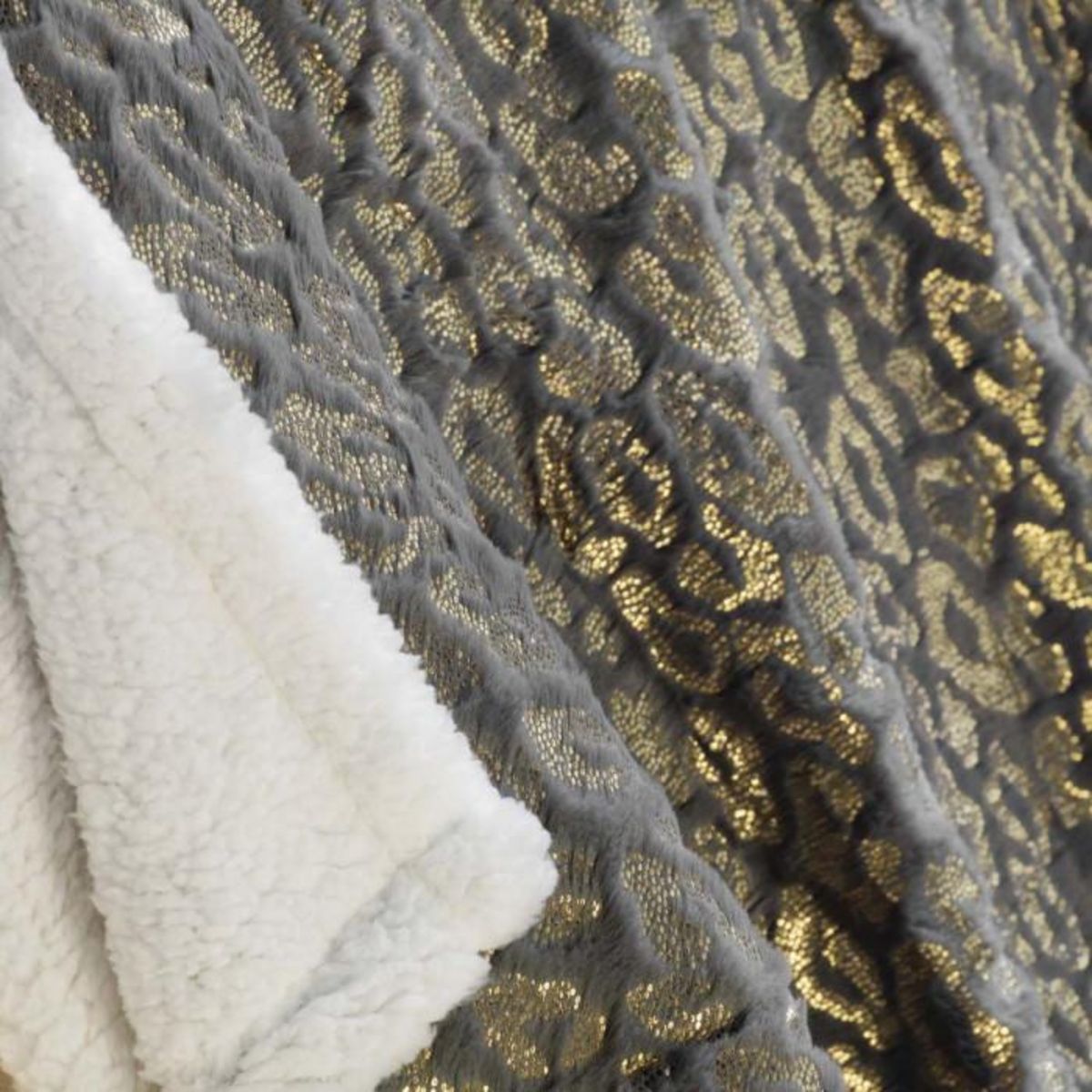 Paris Prix Plaid Imitation Fourrure  Safari  125x150cm Gris