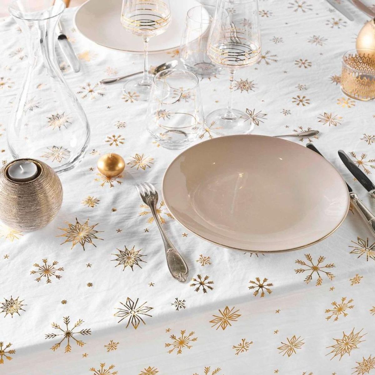 Douceur d'Intérieur Nappe rectangulaire 140x240 imprimée flocons dorés