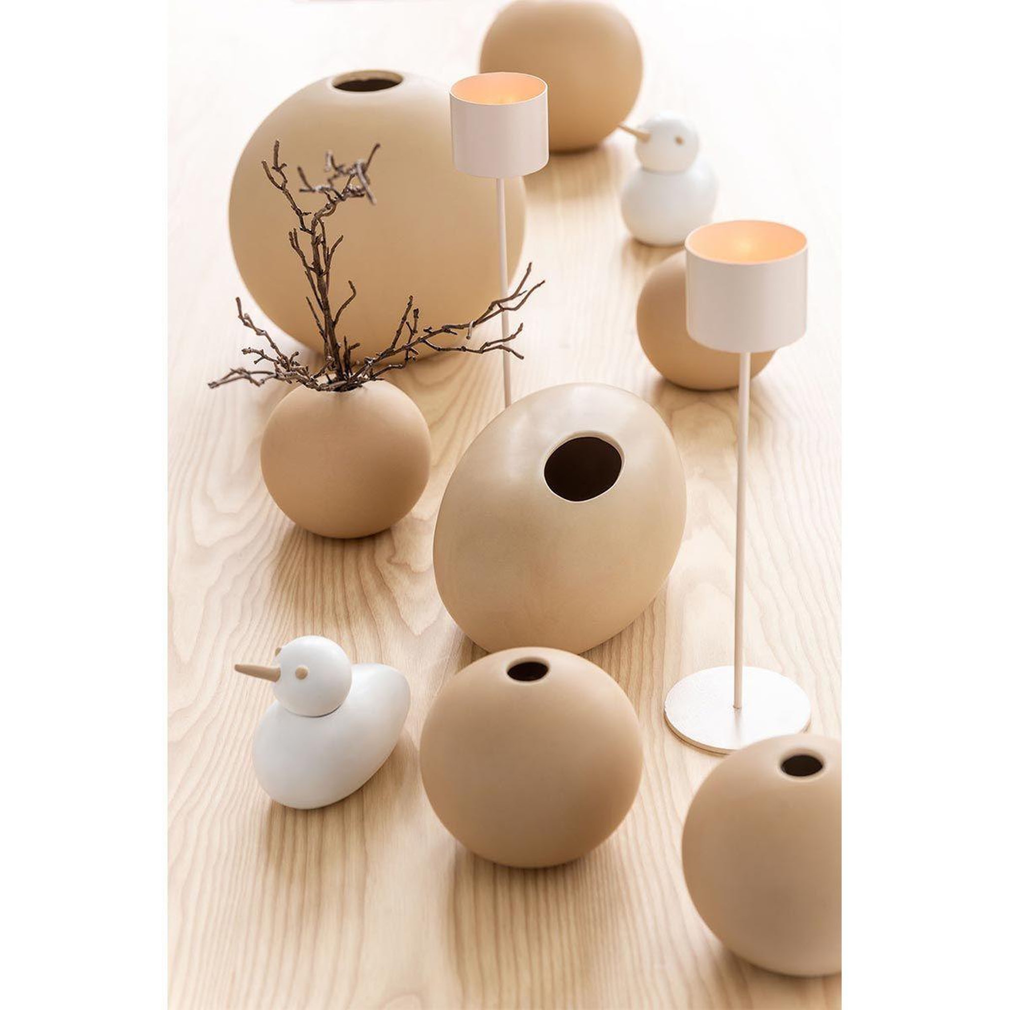 Voir la diapositive 2 : J-LINE Vase design  boule céramique  18cm beige