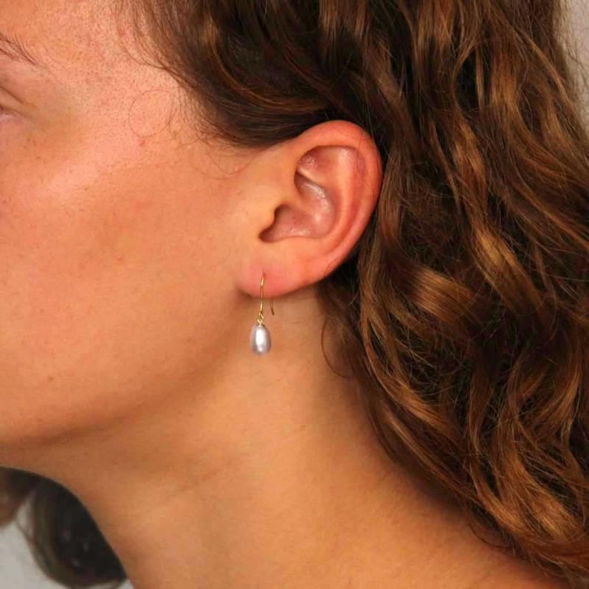 Voir la diapositive 4 : L'ATELIER D'AZUR Boucles d'Oreilles Or Jaune Perles de Culture - Dormeuses