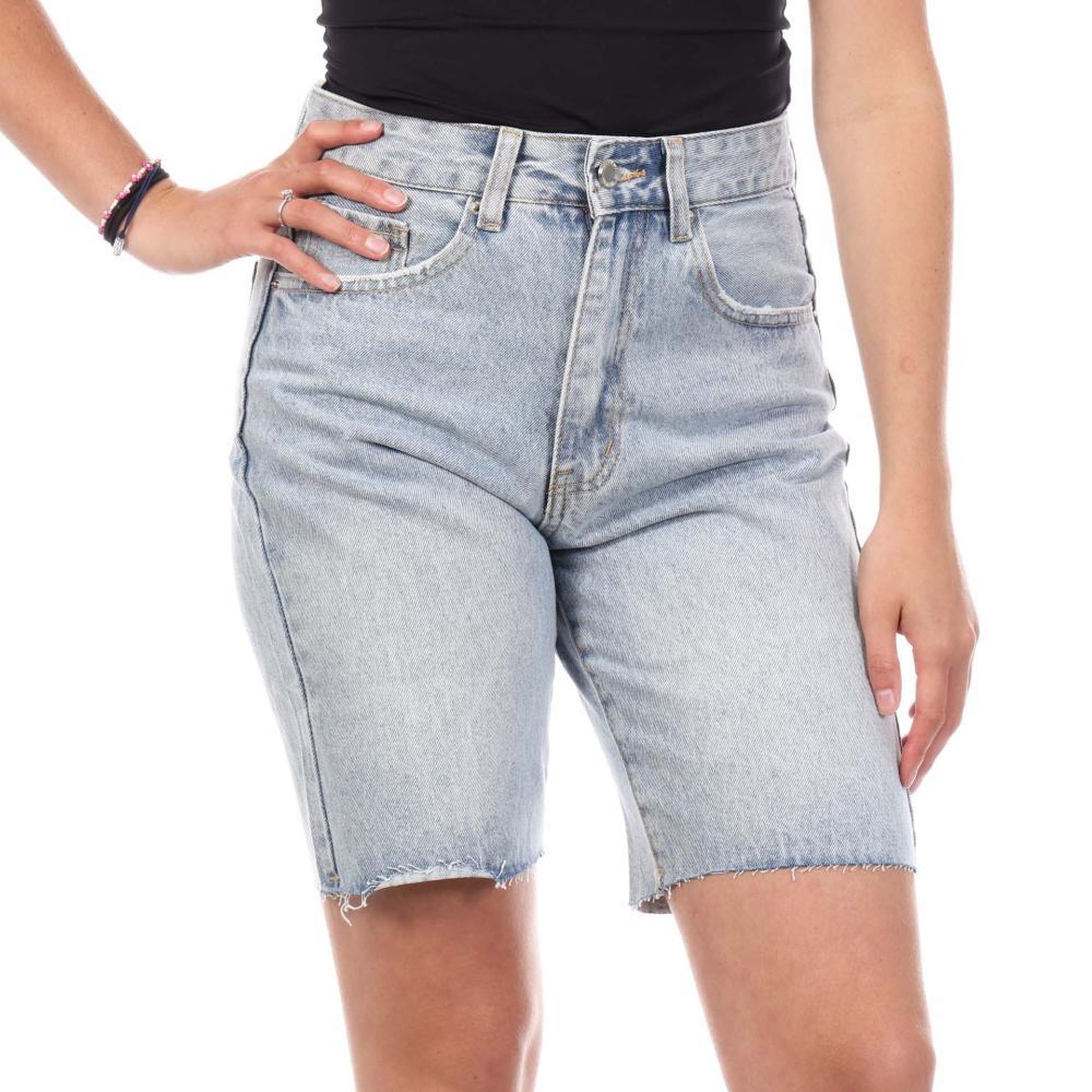 MONDAY PREMIUM Bermuda Bleu Femme Monday Premium 3222. Coloris disponibles : Bleu